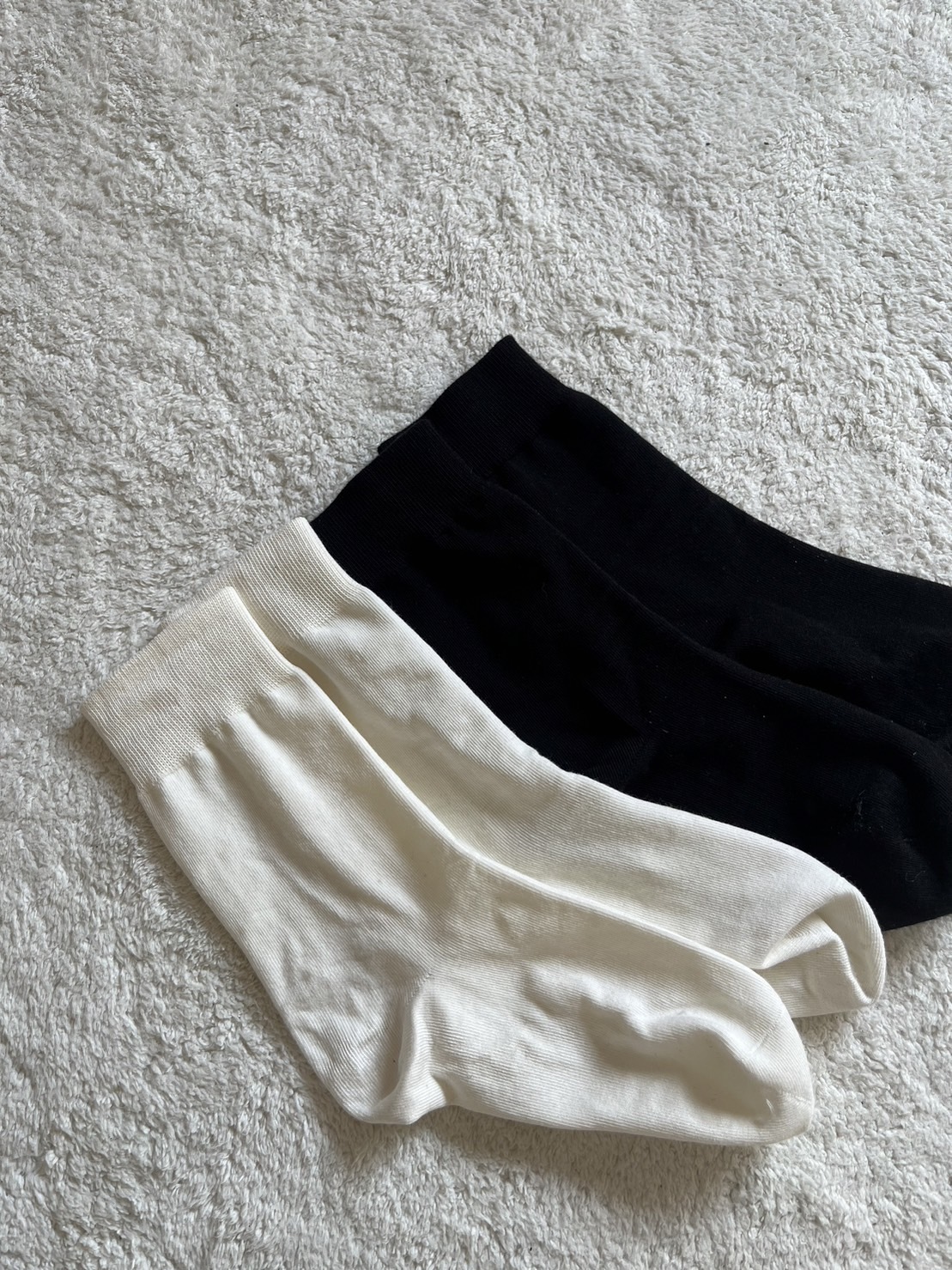 私藏🧦素面中筒襪(2色)