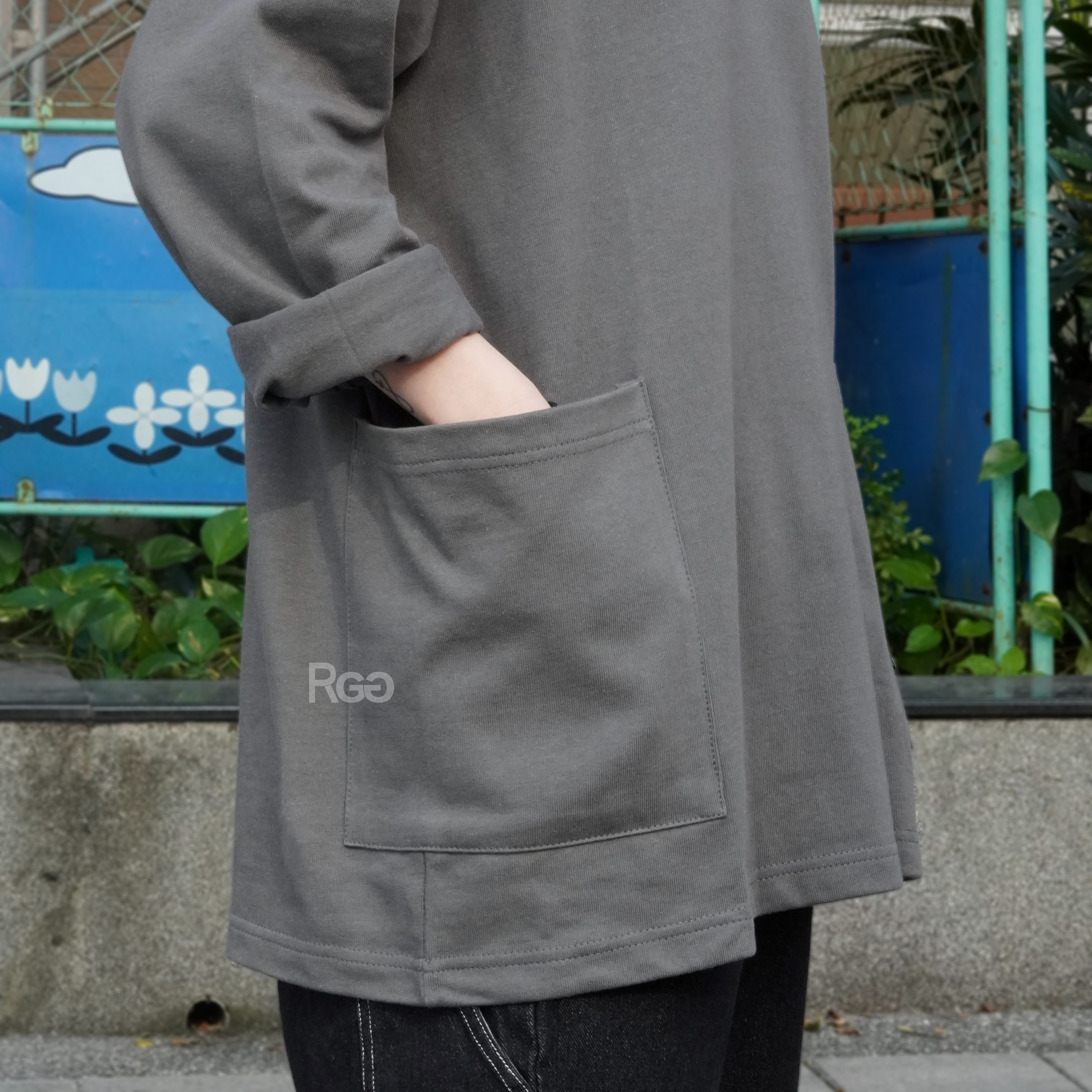 台灣製20支雙股純棉厚挺側邊雙口袋長T深灰實穿近照