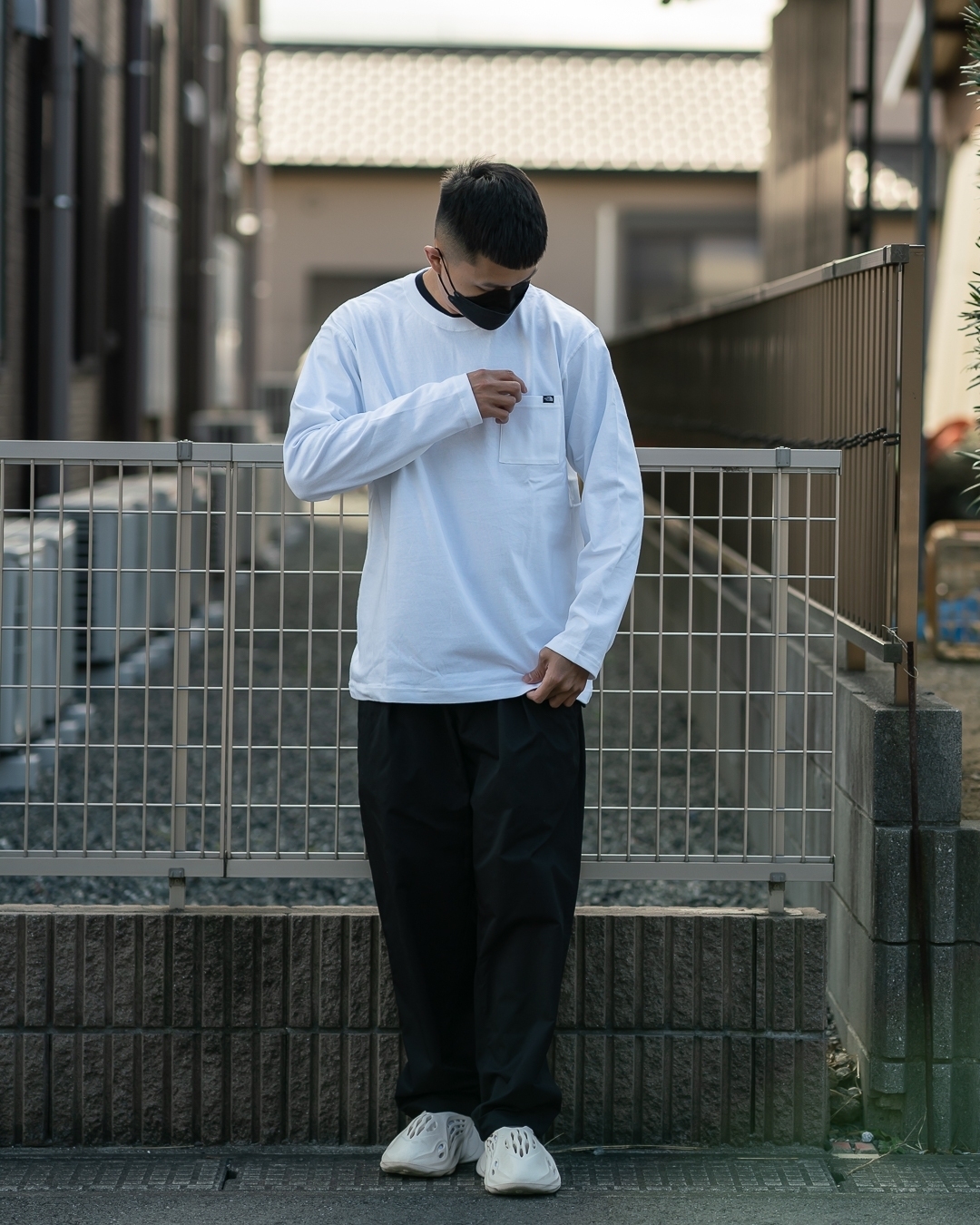 #日本限定 THE NORTH FACE 北臉 胸前小咬標 薄長口袋T 兩色