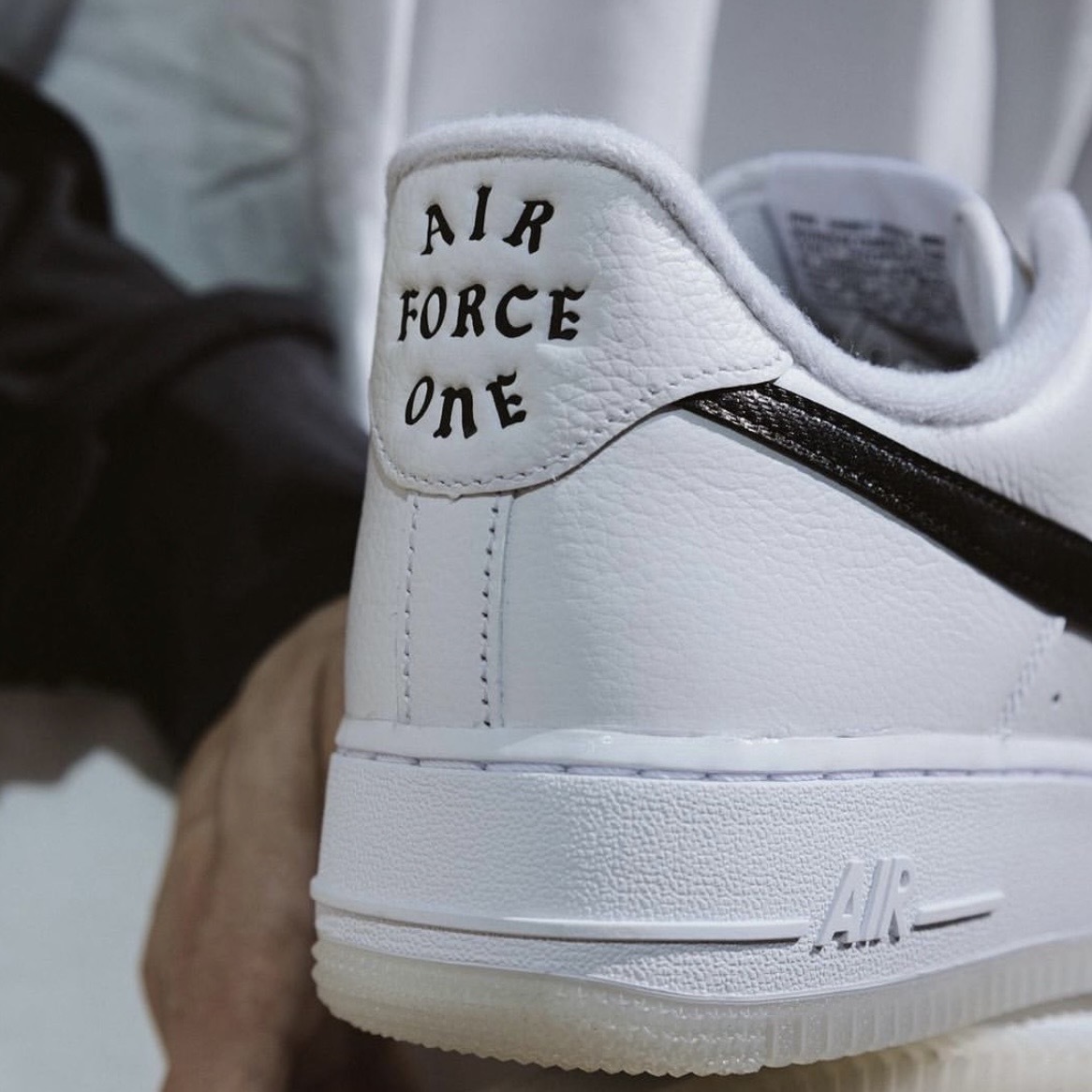 Nike Air Force 1 Premium 復古字體黑勾果凍底