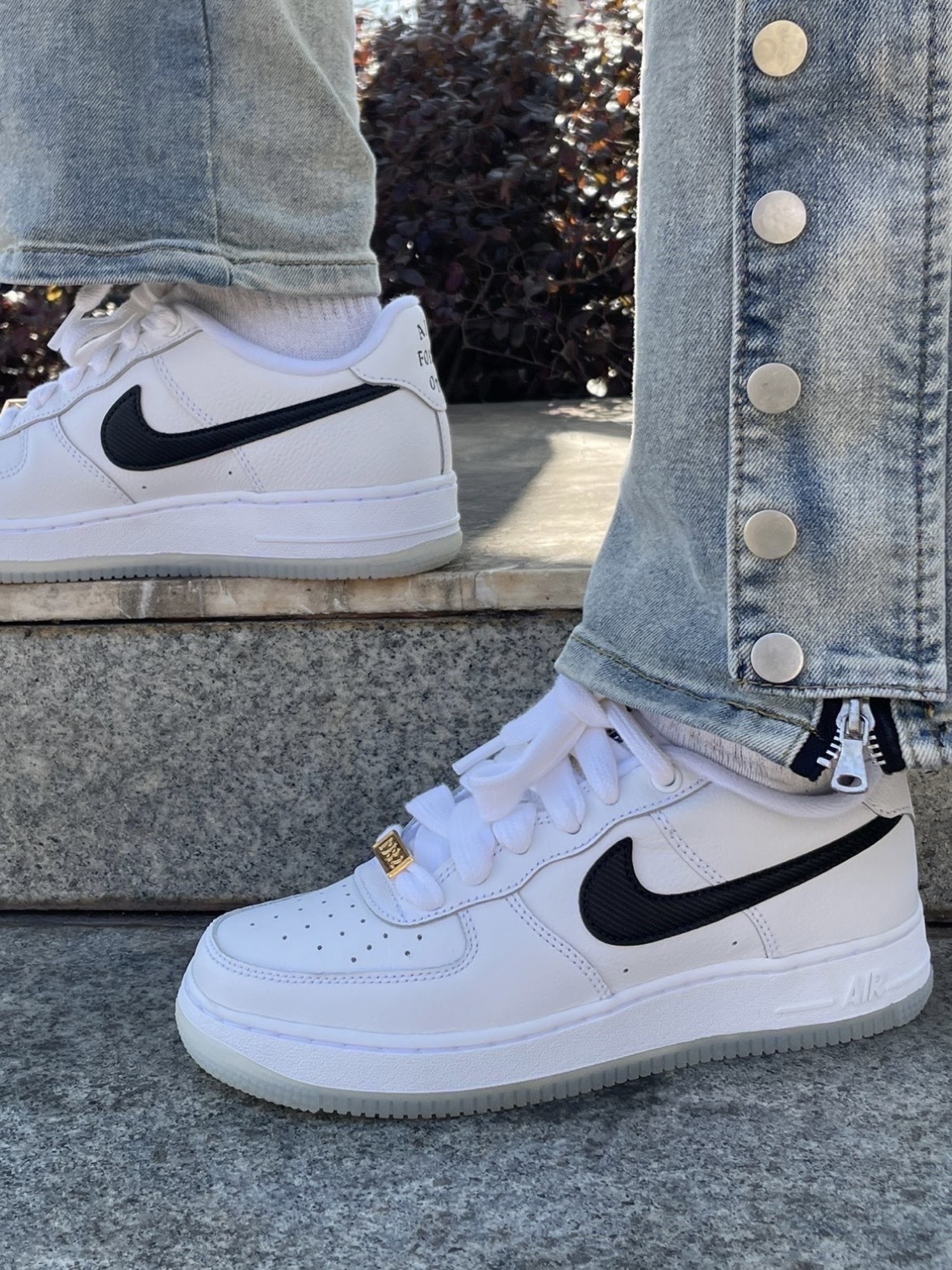 Nike Air Force 1 Premium 復古字體黑勾果凍底