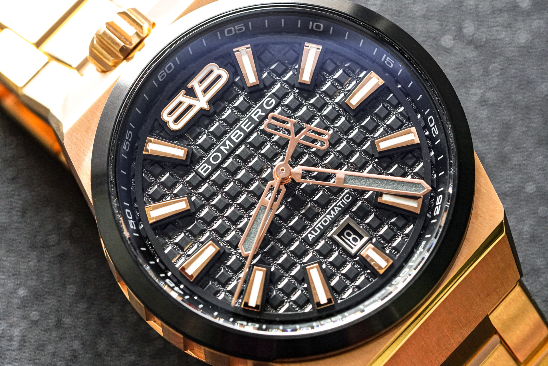 BOLT-68 NEO  自動機械大都會系列 上海版