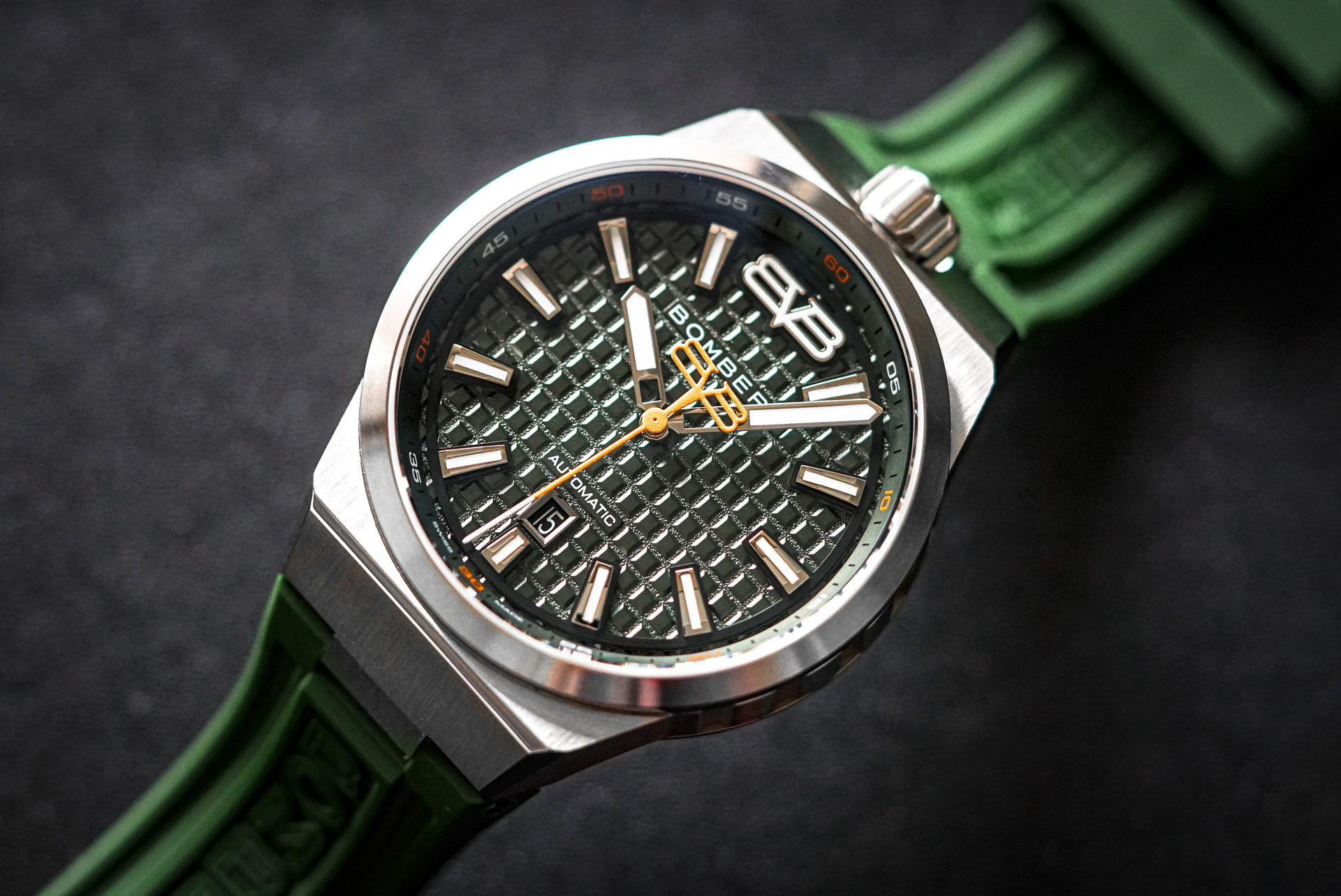 BOLT-68 NEO  自動機械大都會系列 日內瓦版