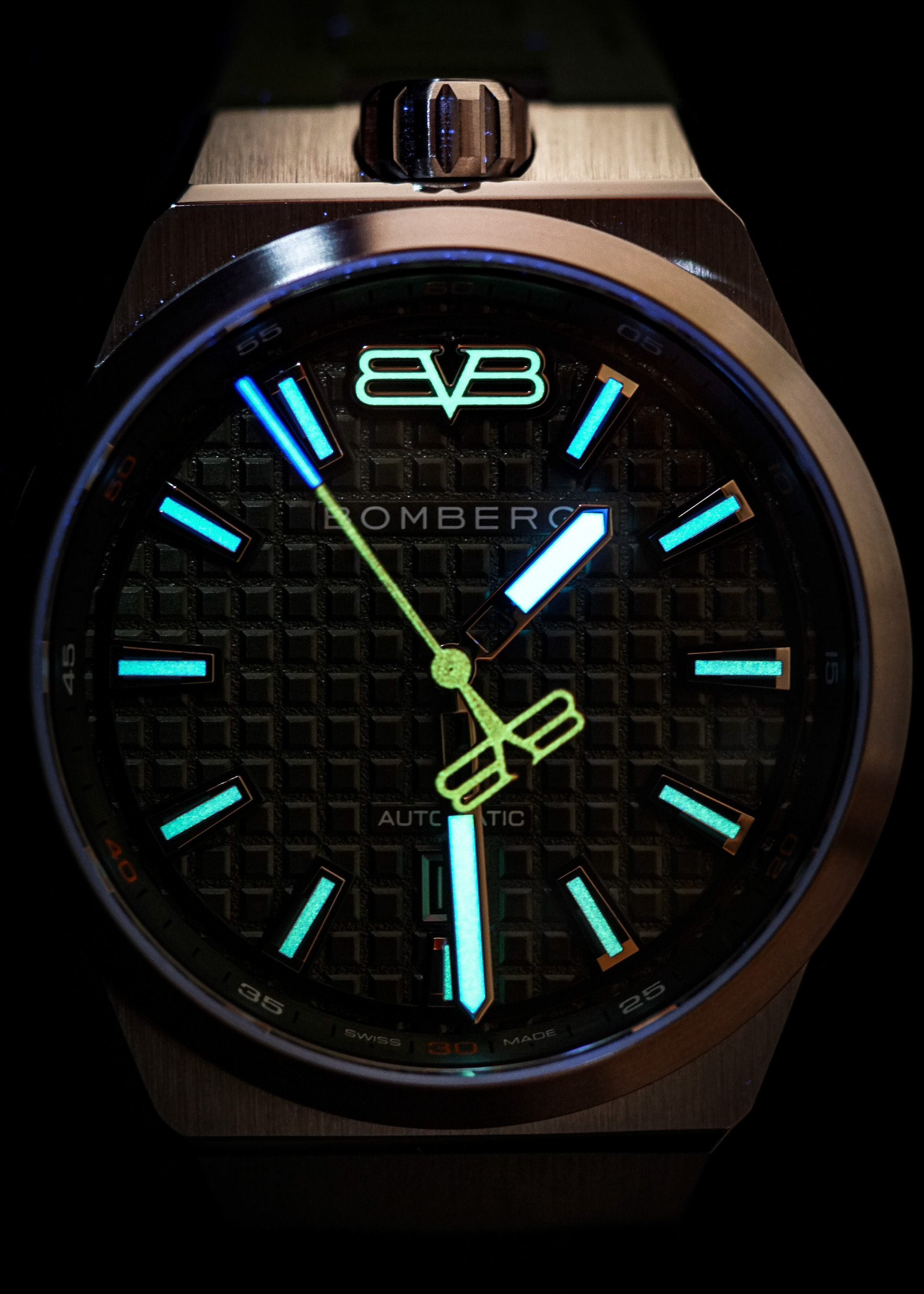 BOLT-68 NEO  自動機械大都會系列 日內瓦版