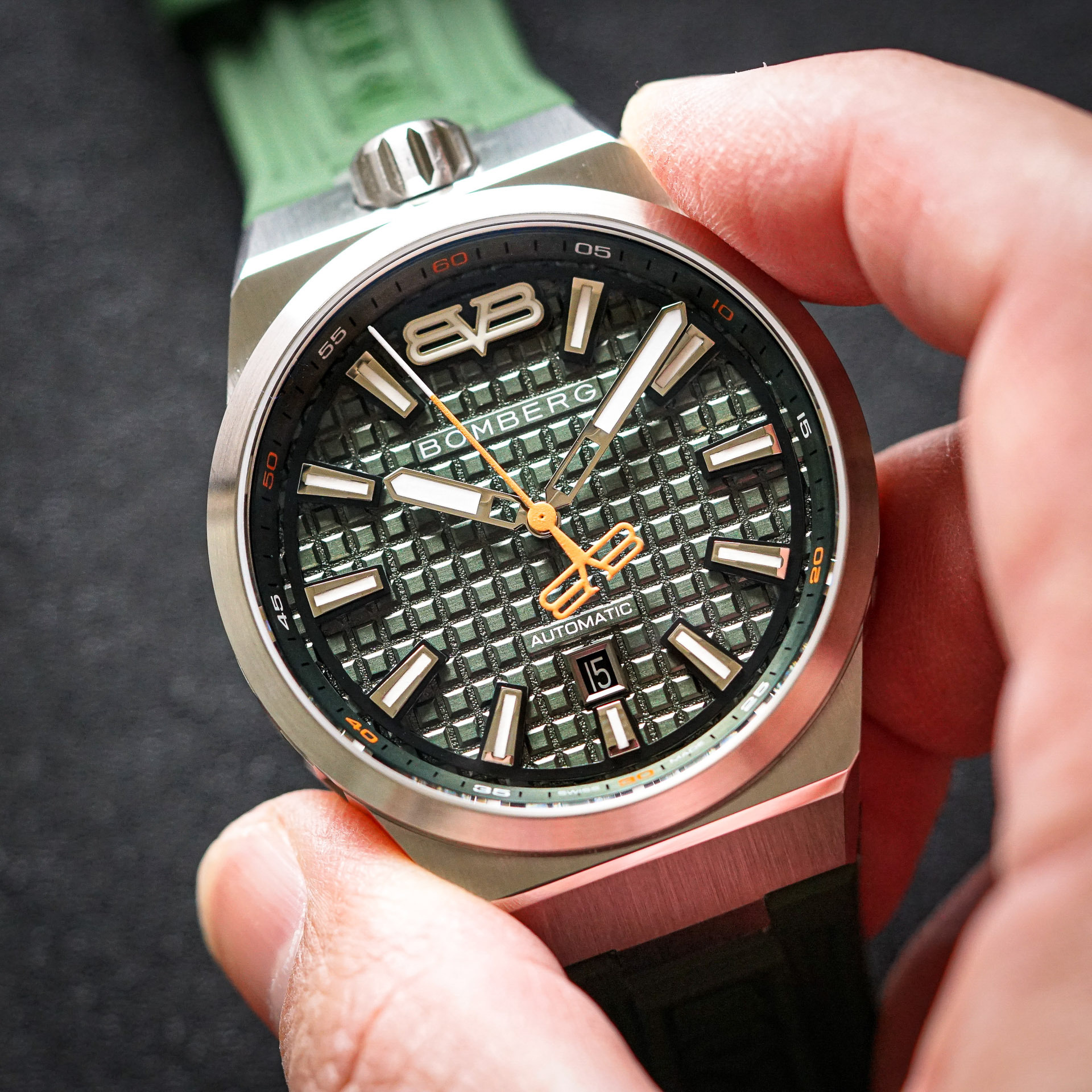 BOLT-68 NEO  自動機械大都會系列 日內瓦版