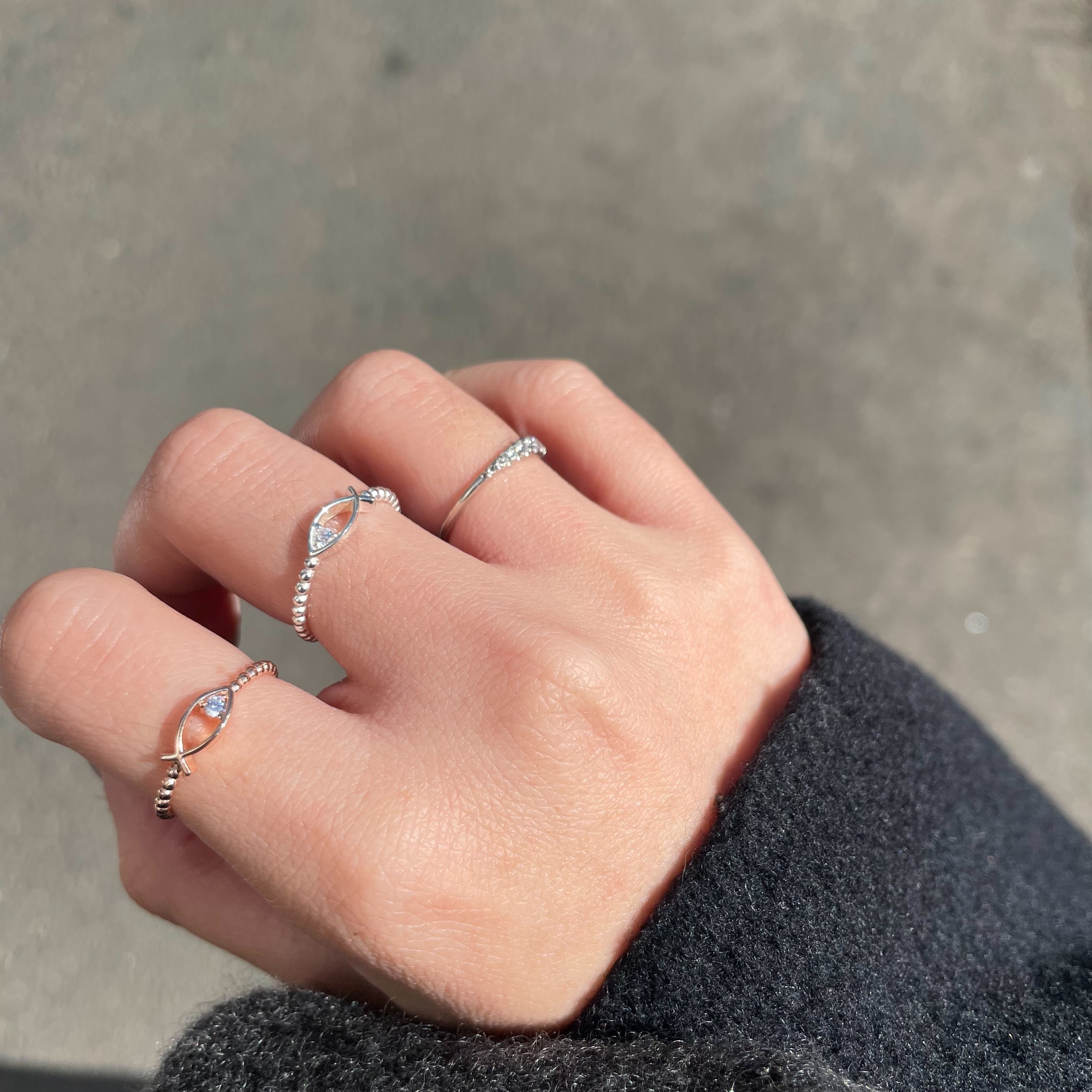 簍空小魚鋯石珠珠戒指