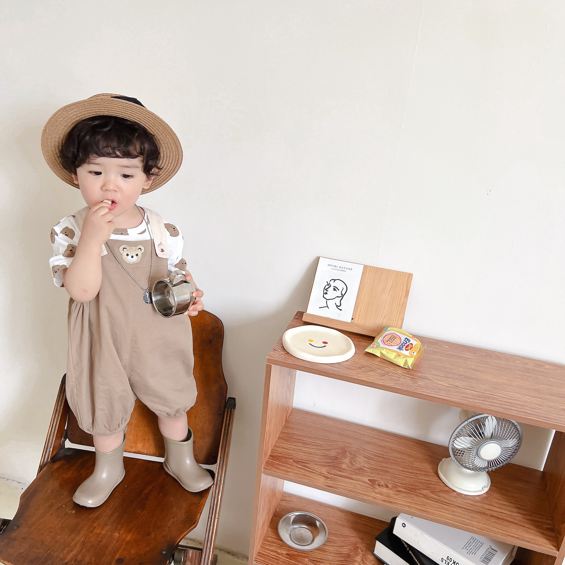 N28WE_SS23🐻米白色cutie bear tee 連啡色吊帶褲套裝