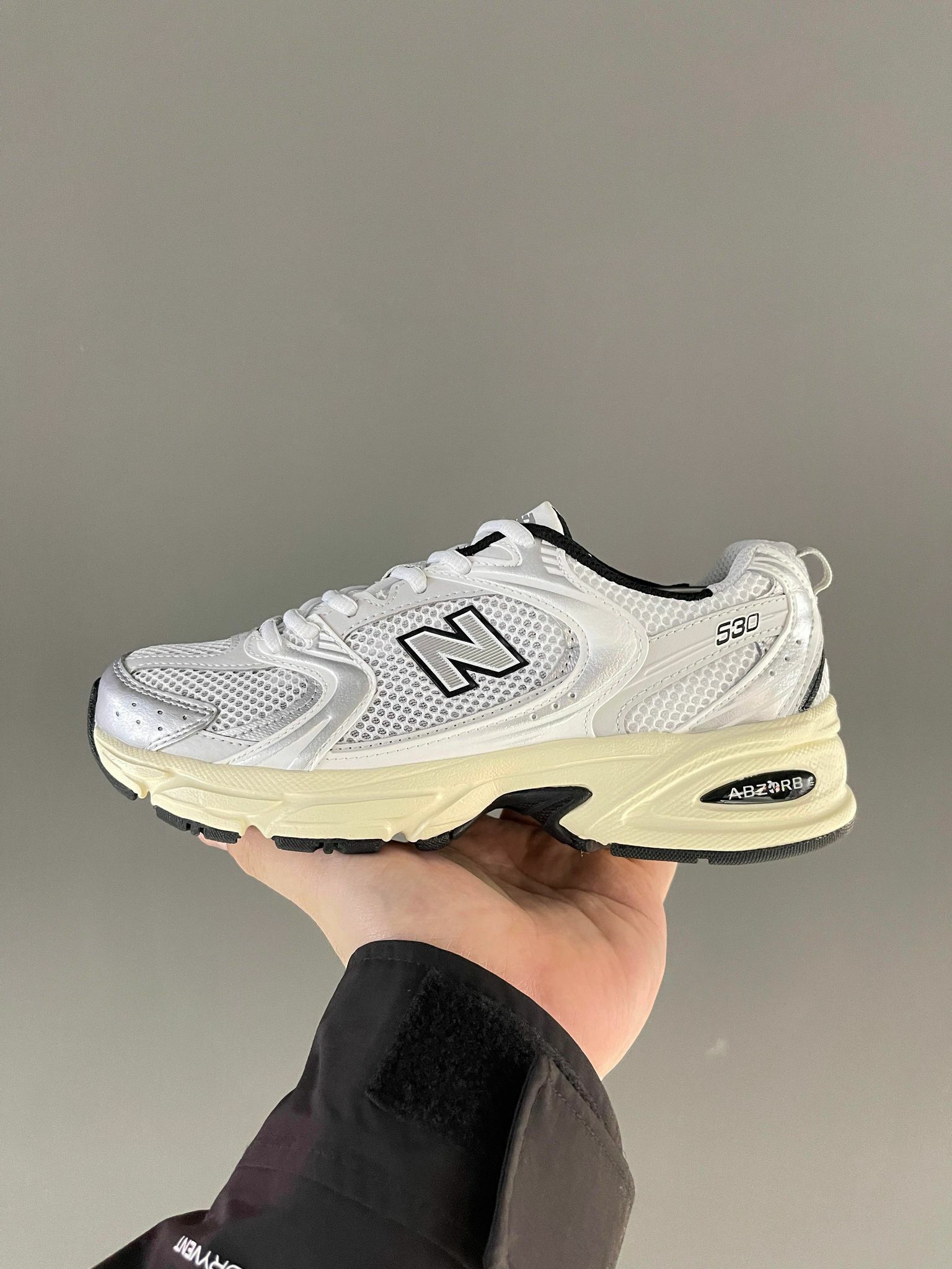 New Balance 530 奶油灰白