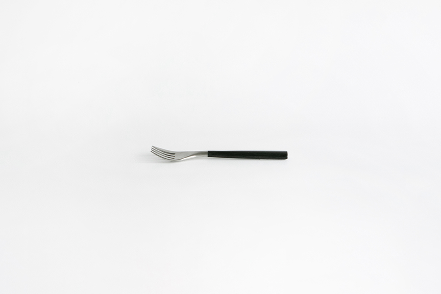 柳宗理-黑柄餐具-沙拉叉168mm