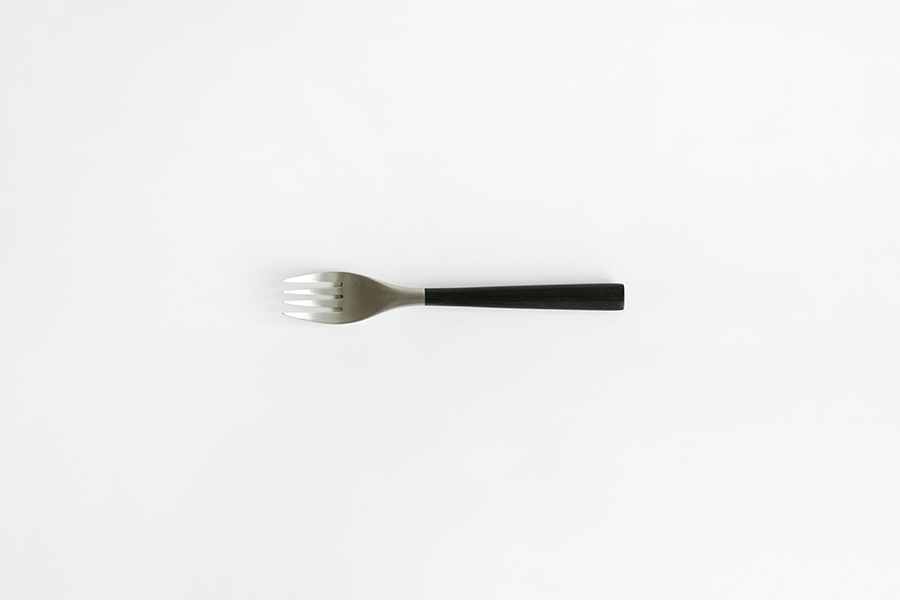 柳宗理-黑柄餐具-沙拉叉168mm