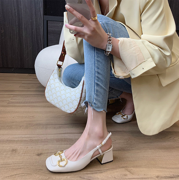 馬銜釦 牛皮粗跟跟鞋(34-40)(黑/白/粉)