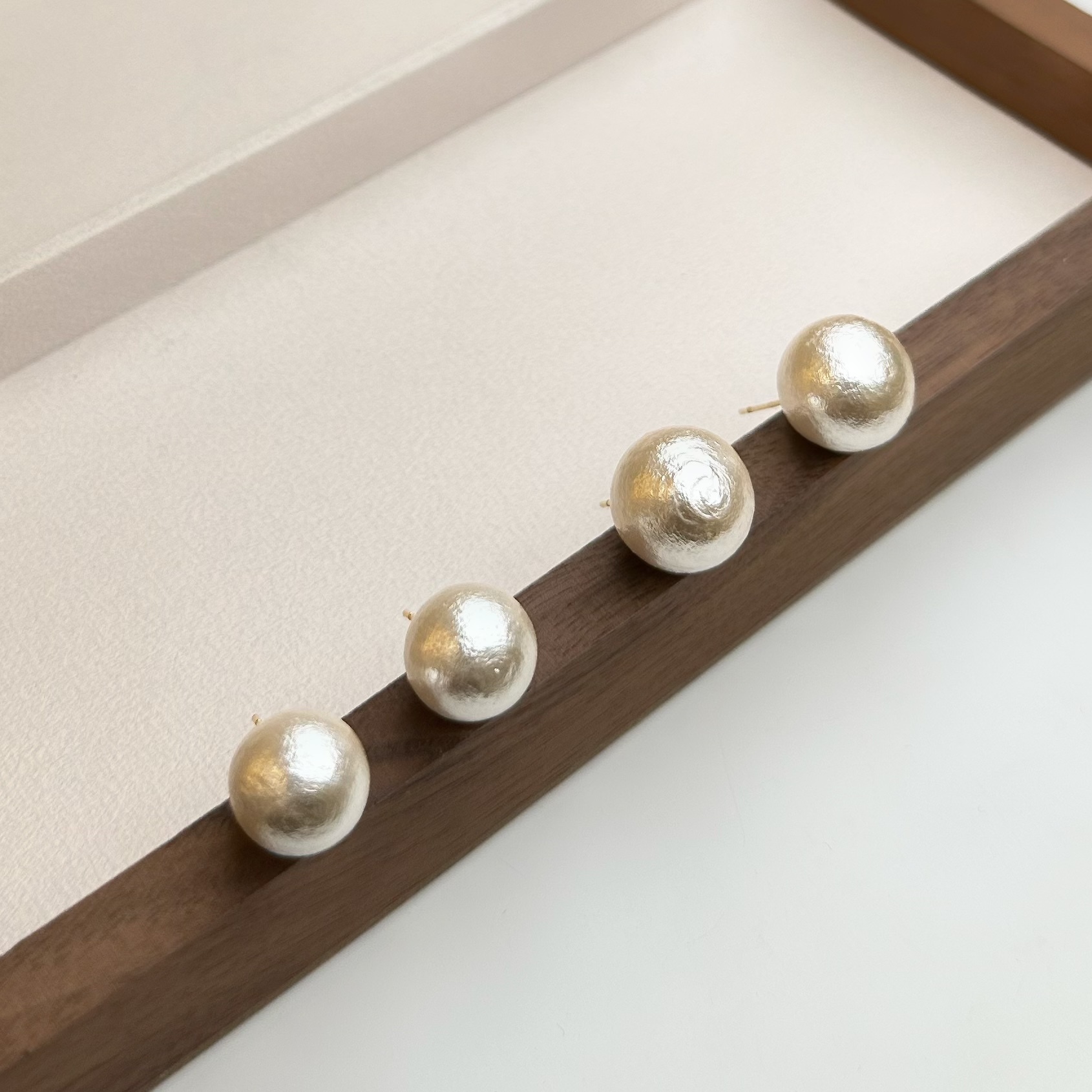 大方．大珍珠耳貼