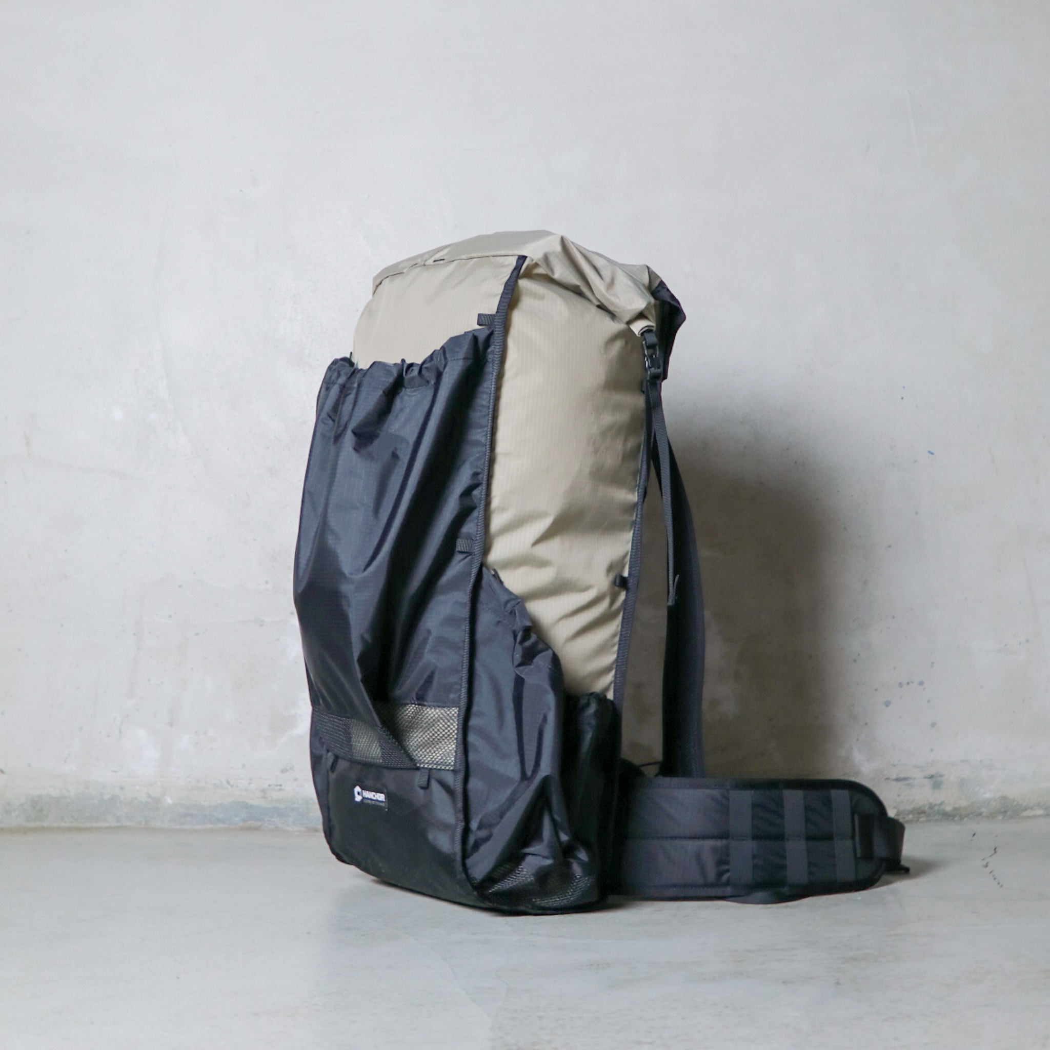 HANCHOR TUFA 輕量化中型登山背包 / 沙褐