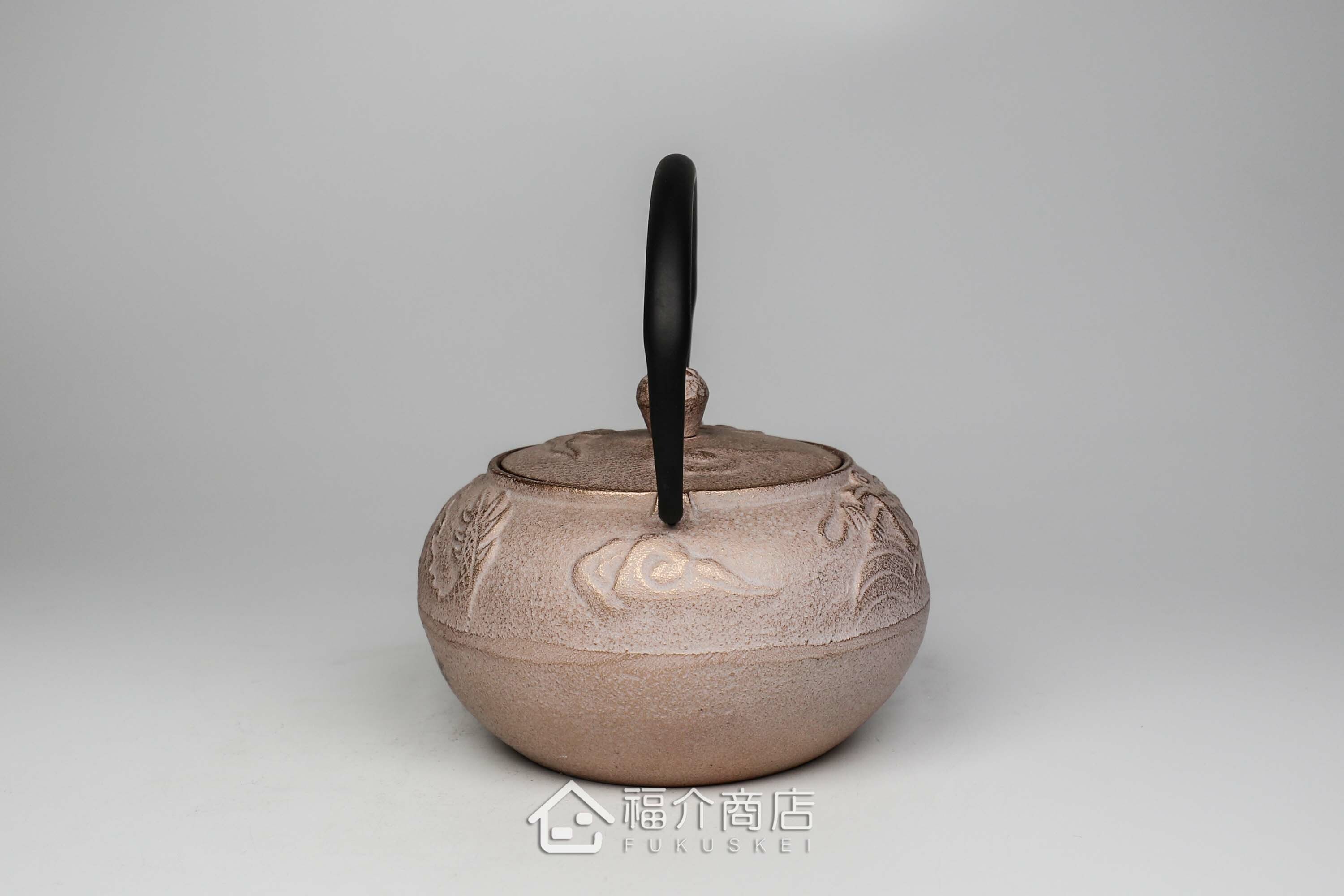 岩戶鑄工所製作的日本鑄鐵泡茶壺,白金色壺身雲龍紋