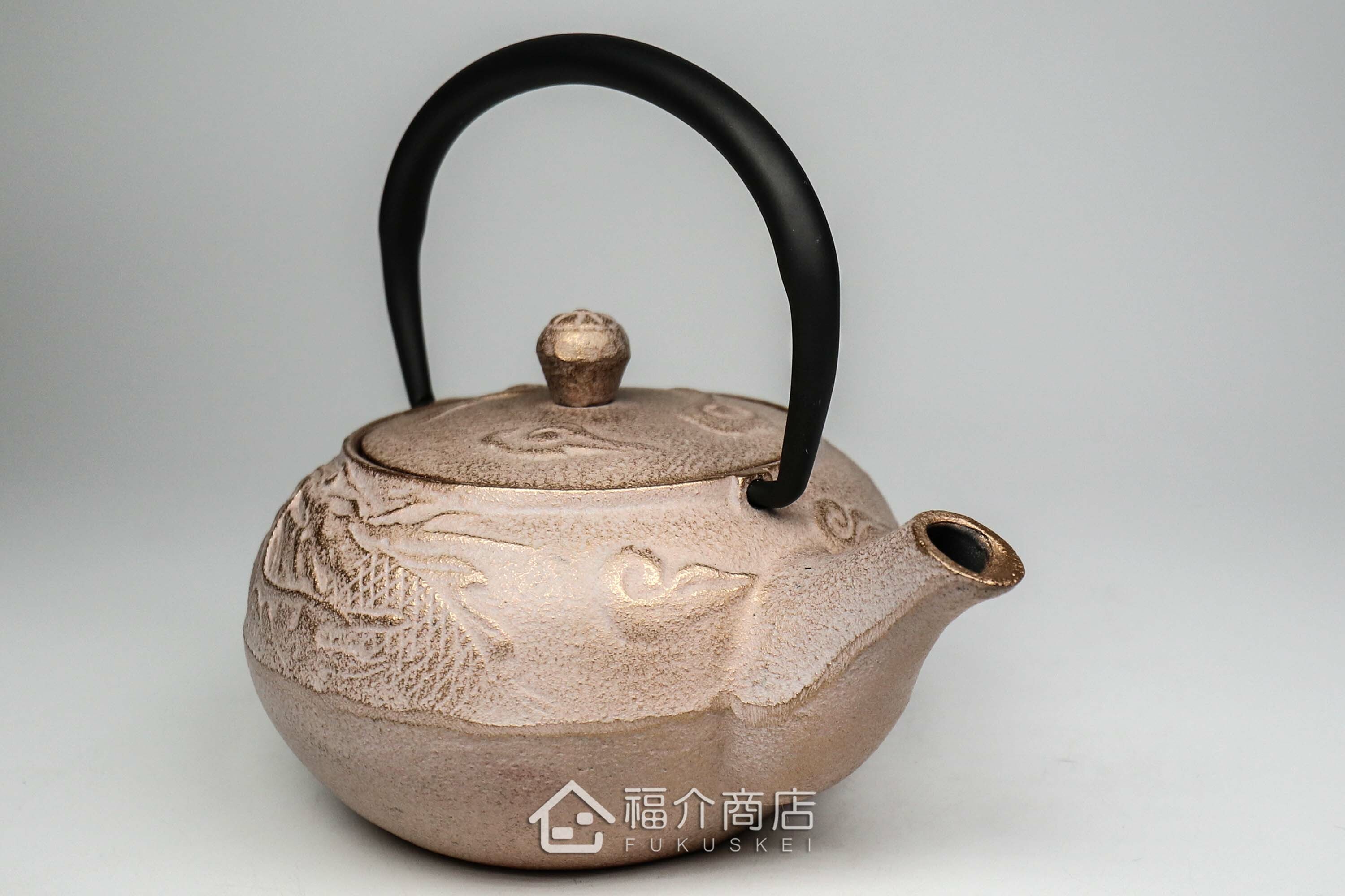 岩戶鑄工所製作的日本鑄鐵泡茶壺,白金色壺身雲龍紋