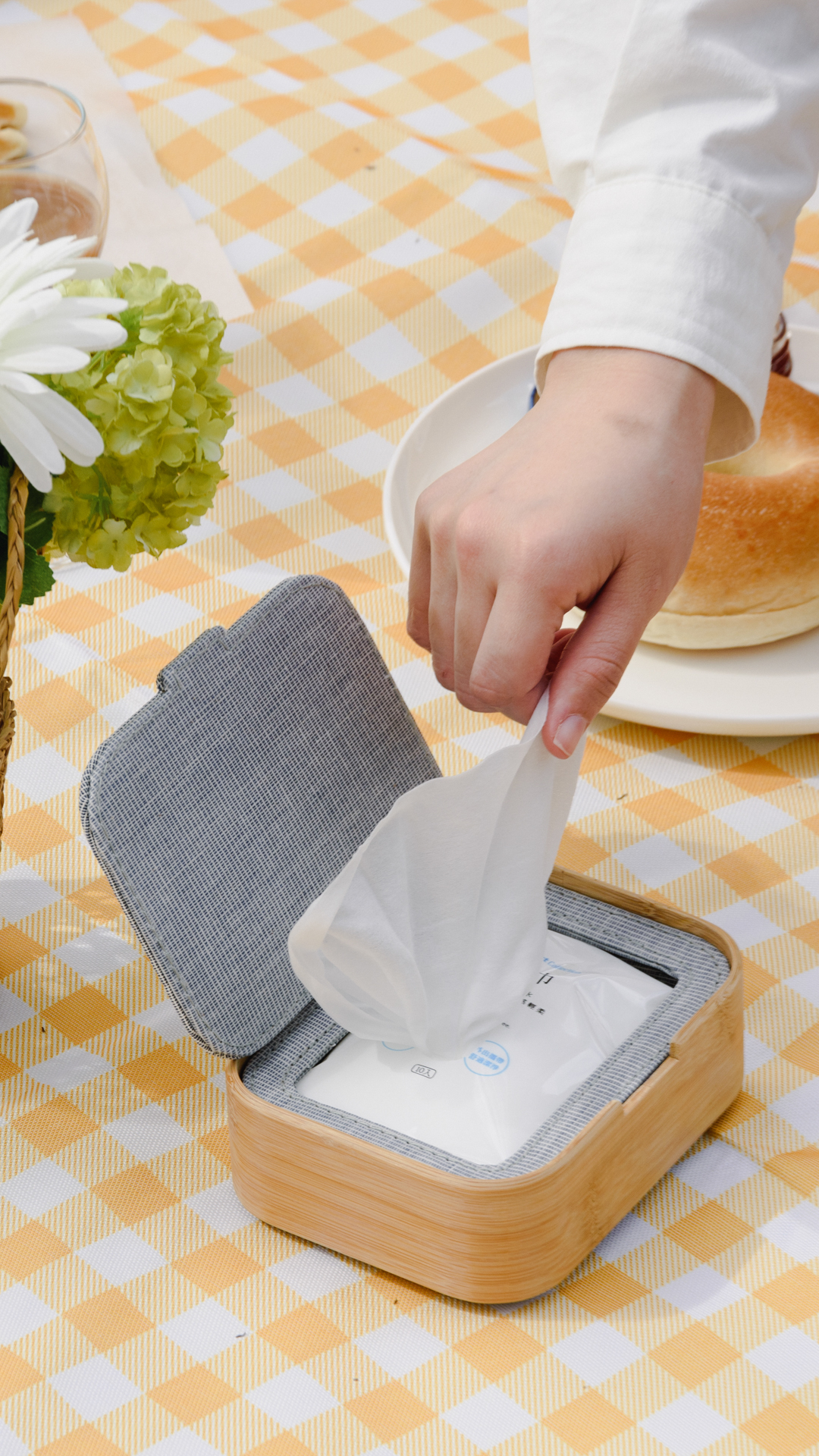 Esobi 伸縮濕紙巾盒 野餐時必備,幫你收納開封過的濕紙巾