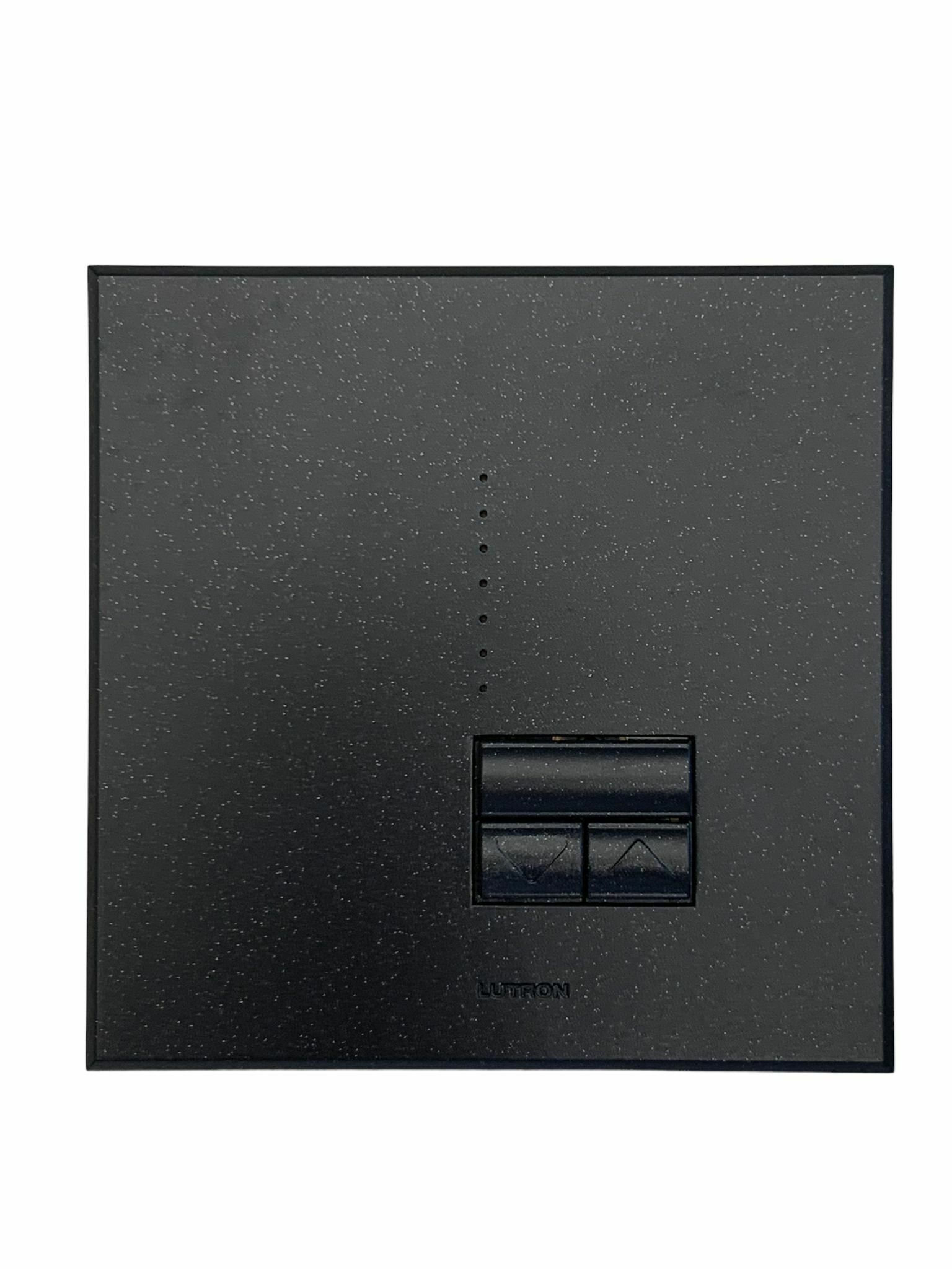 路創 RANIA 預設調光器，通用單極/多位置 (雙向可控矽)