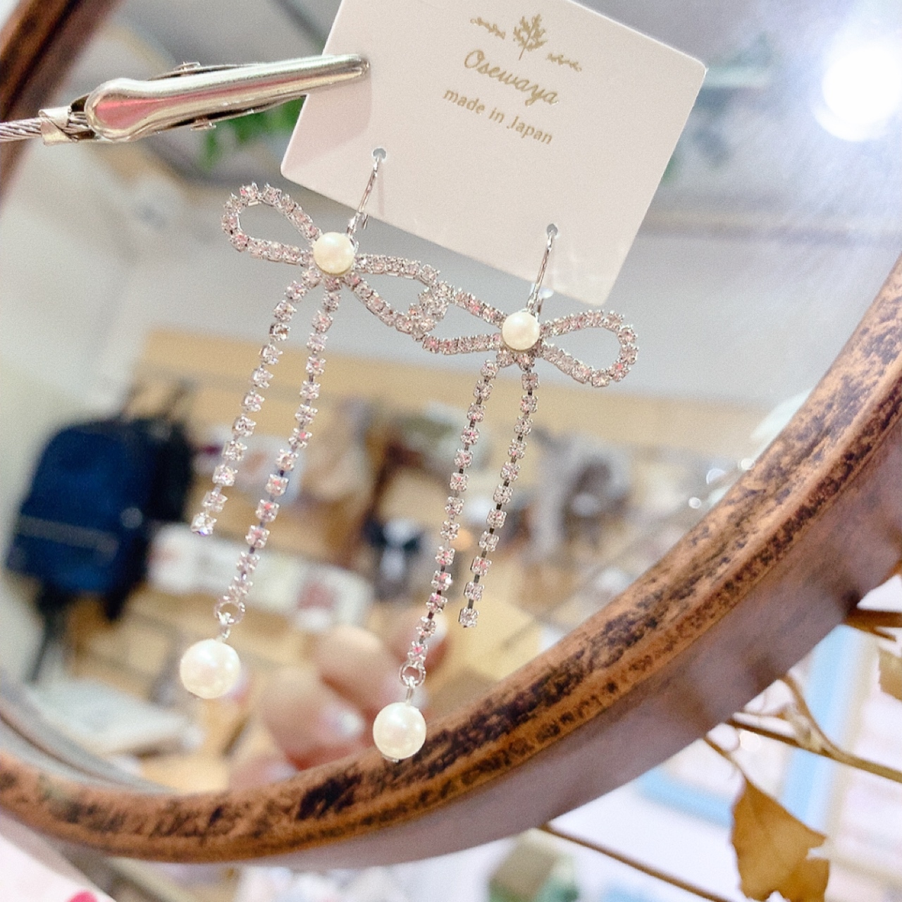 閃石蝴蝶結耳環