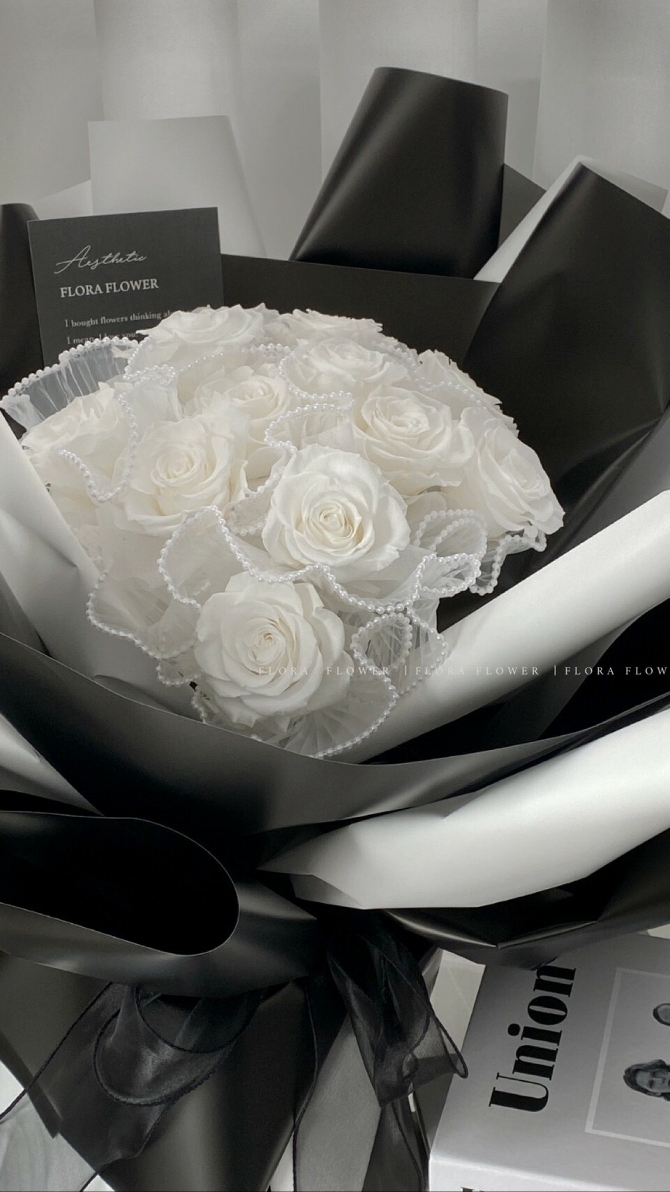 永生玫瑰花束-人間值得(白玫瑰)