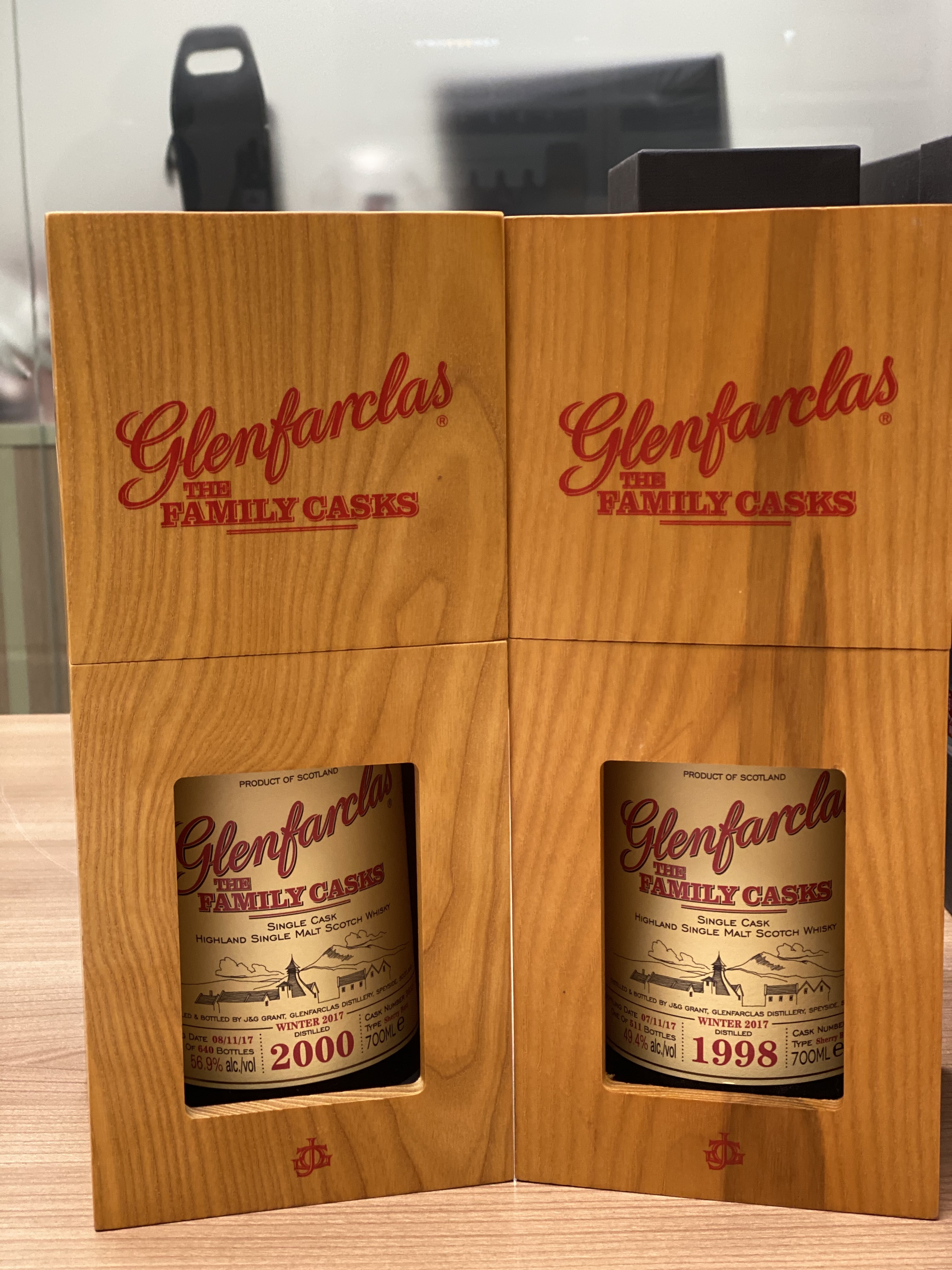 Glenfarclas Family casks Streight 1998年 (limited edition 511 bots )& 2000年（limited edition 640 bots）