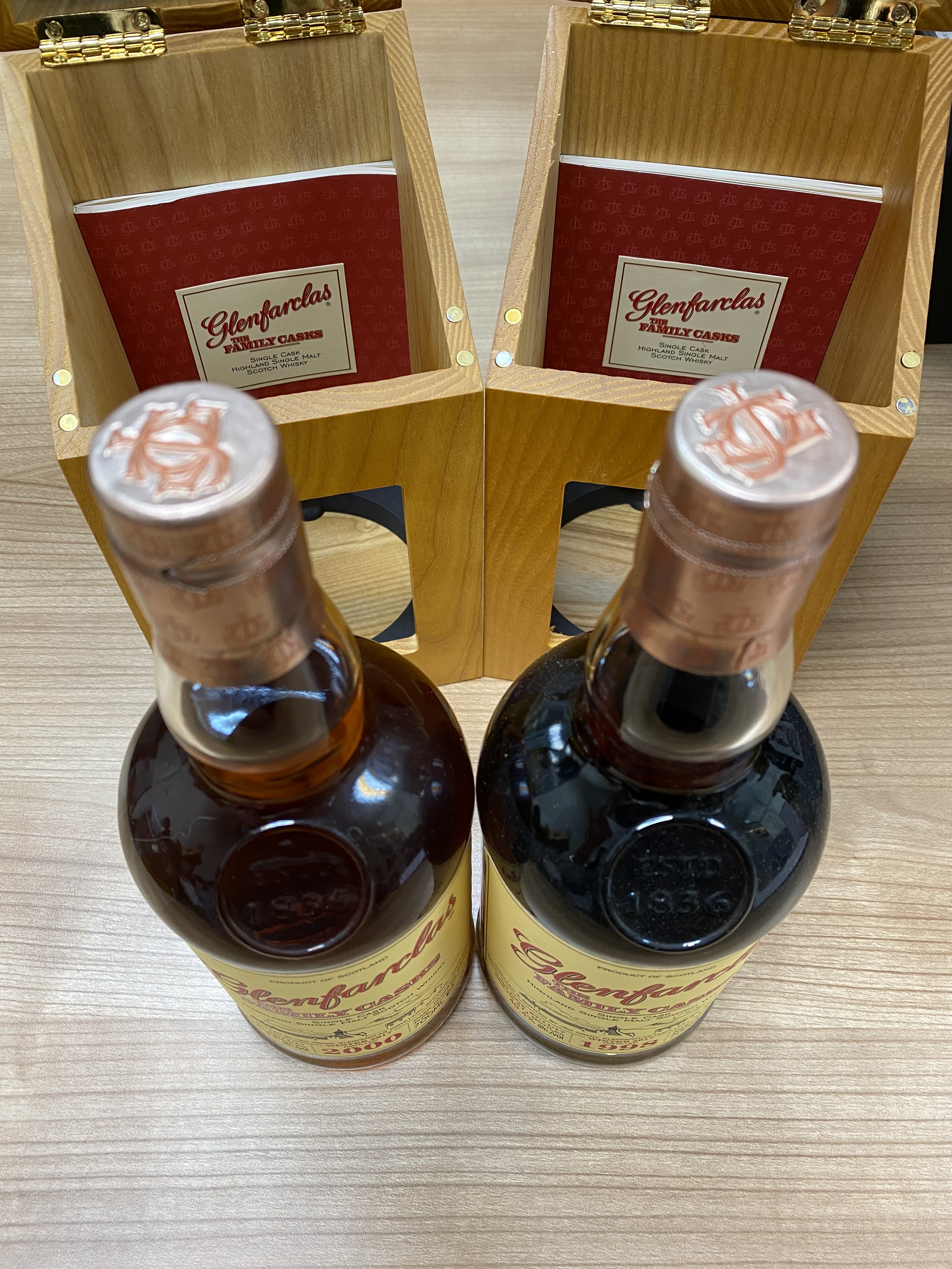 Glenfarclas Family casks Streight 1998年 (limited edition 511 bots )& 2000年（limited edition 640 bots）