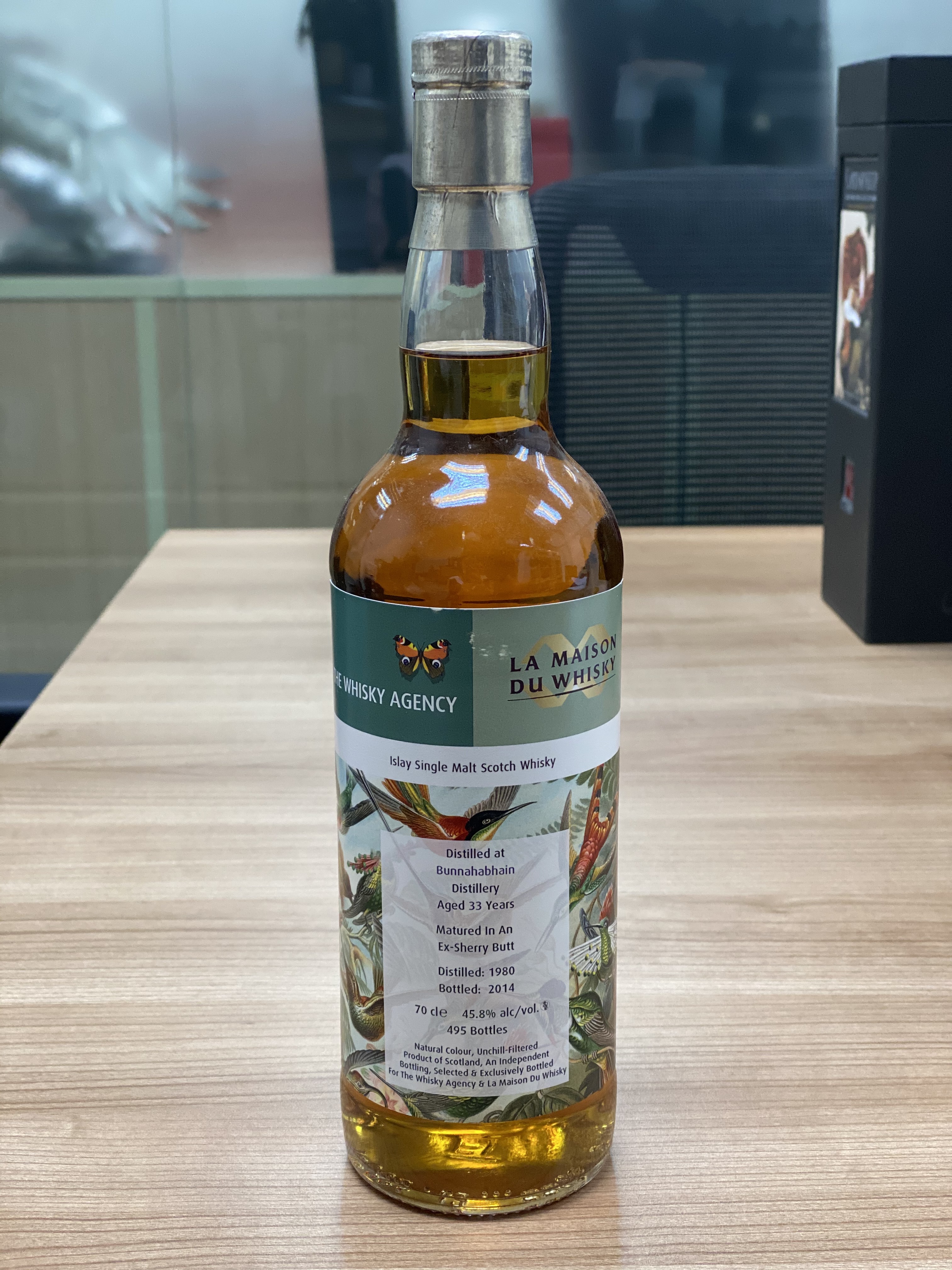 La Masion du Whisky , The Whisky Agent , Islay Bunnahabhain 33 years  Single Malt Whisky, Distilled in 1980, Bottled in 2014, limited edition 495 bottles