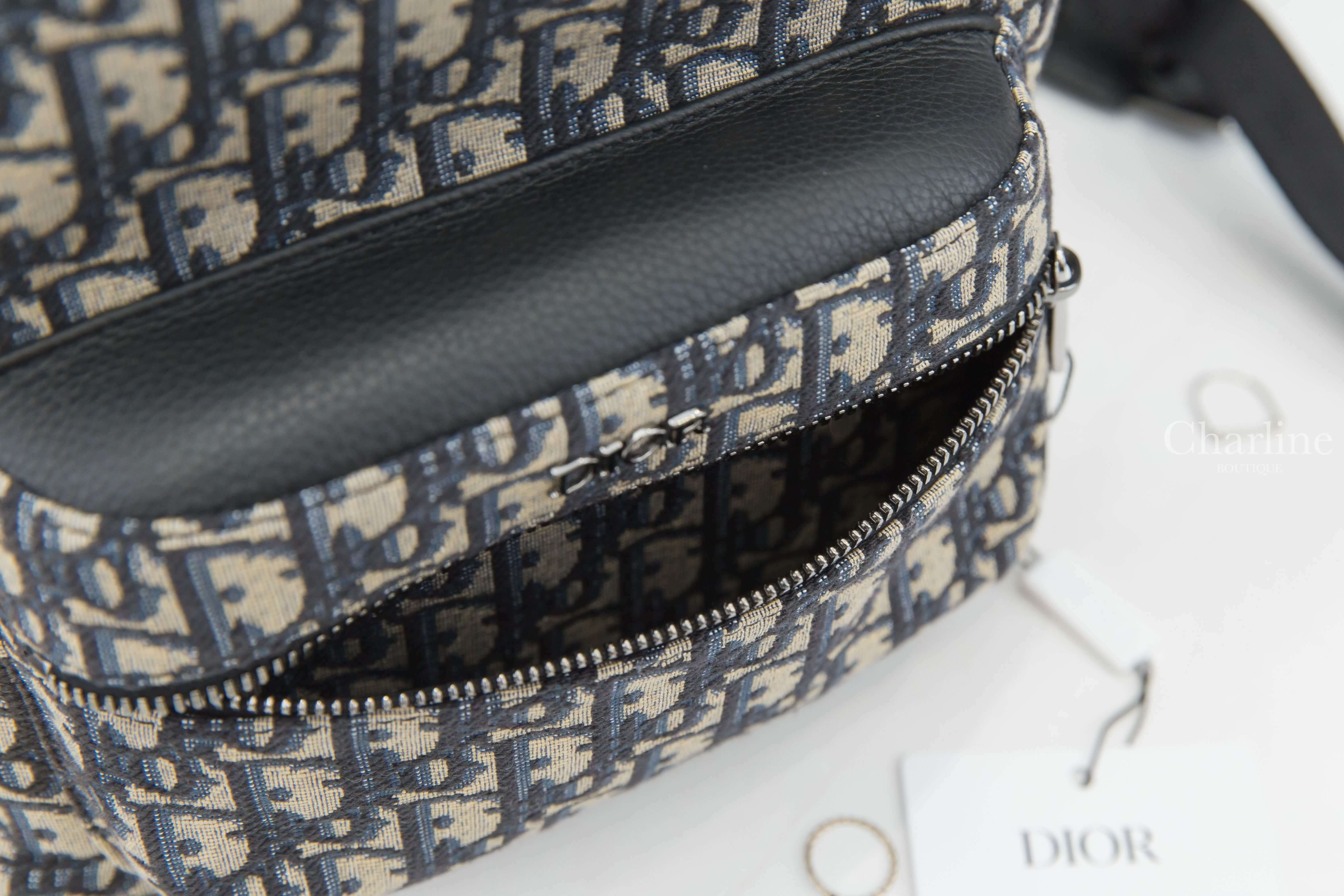 Dior Rider Backpack 米色底深藍復古老花帆布黑色牛皮提把尼龍背帶手提後背包-Charline Boutique 精品代購