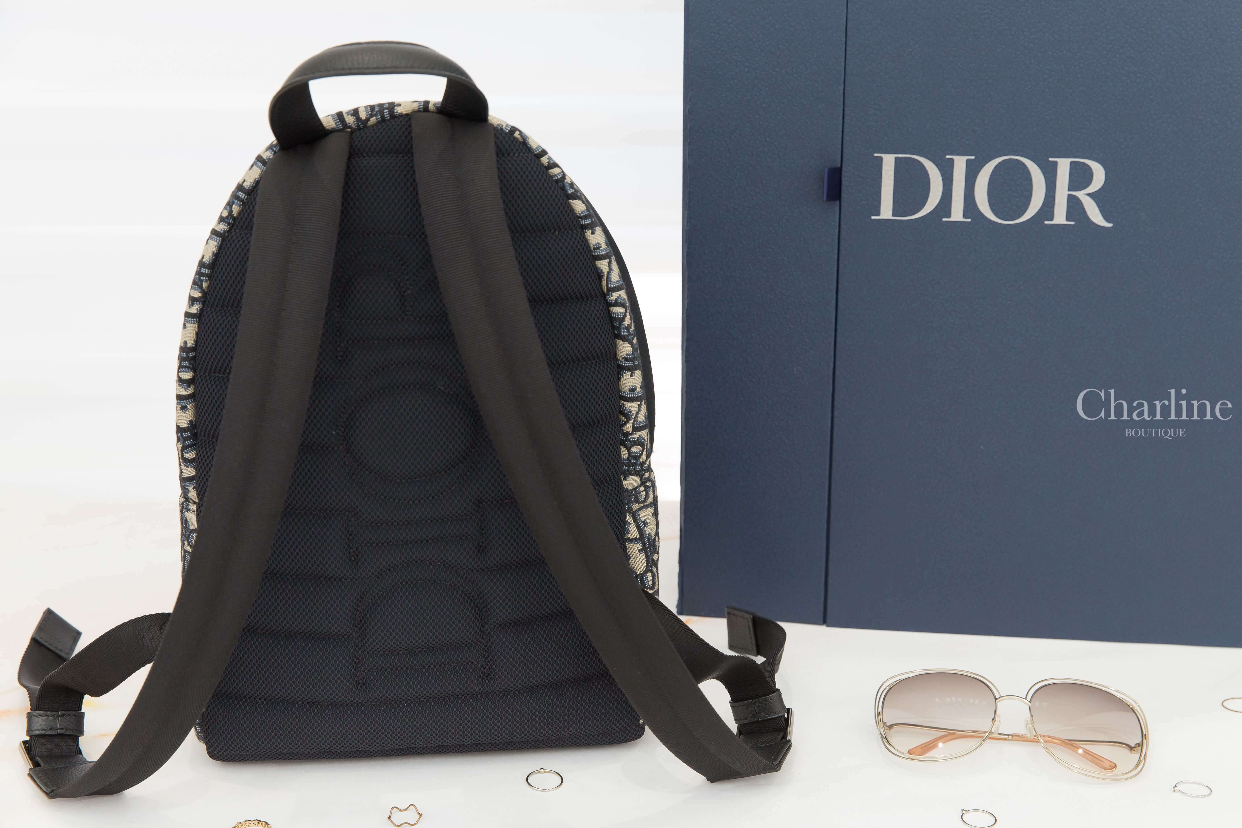 Dior Rider Backpack 米色底深藍復古老花帆布黑色牛皮提把尼龍背帶手提後背包-Charline Boutique 精品代購