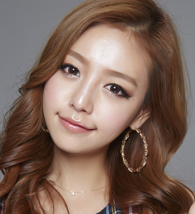 [散光半年拋] LensTown Barbie Doll 6 Month 隱形眼鏡｜每樽1片 Brown