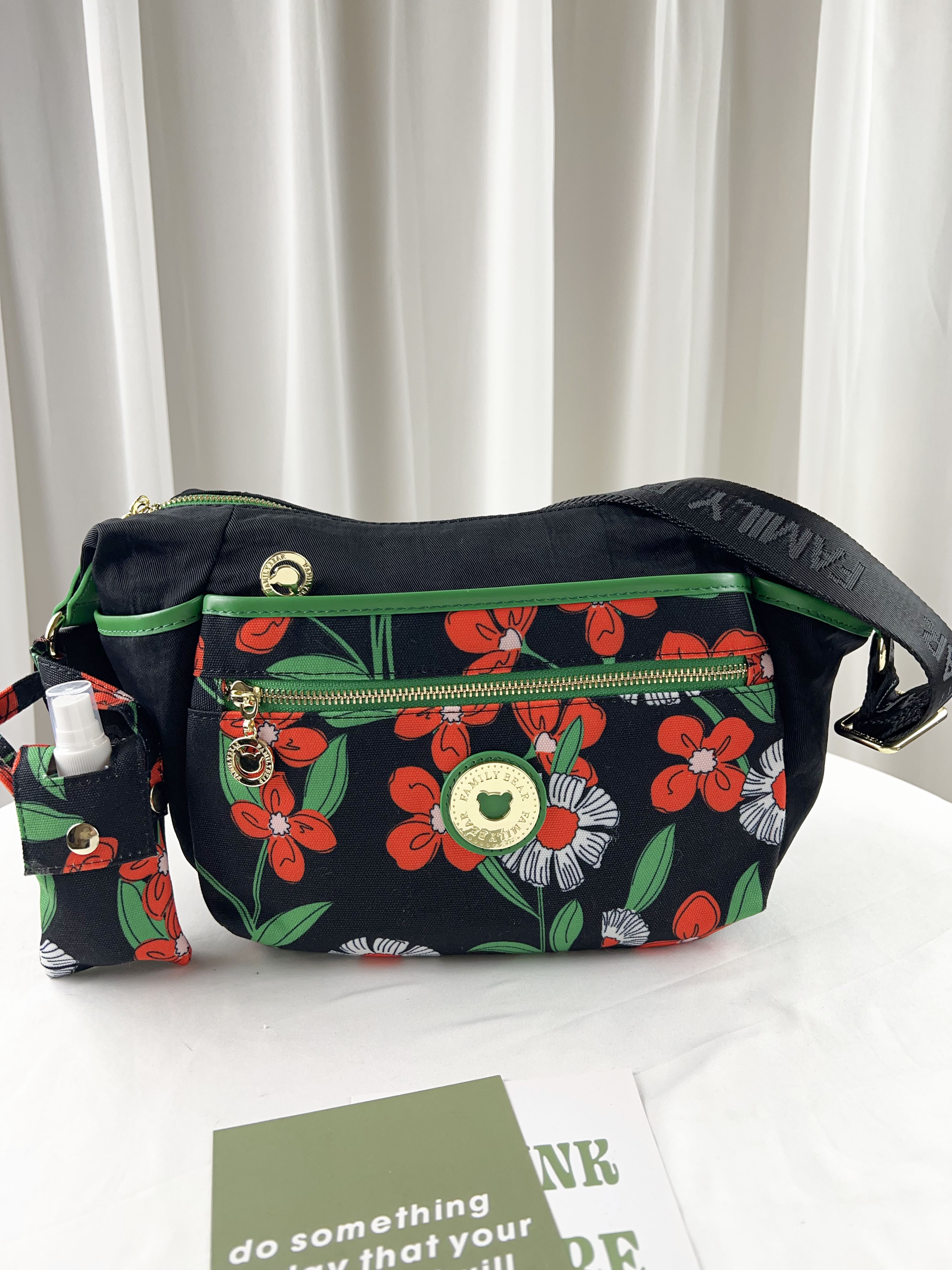 FamilyBear 黑橙花防潑水側背包 附酒精保護套+酒精瓶 #2807