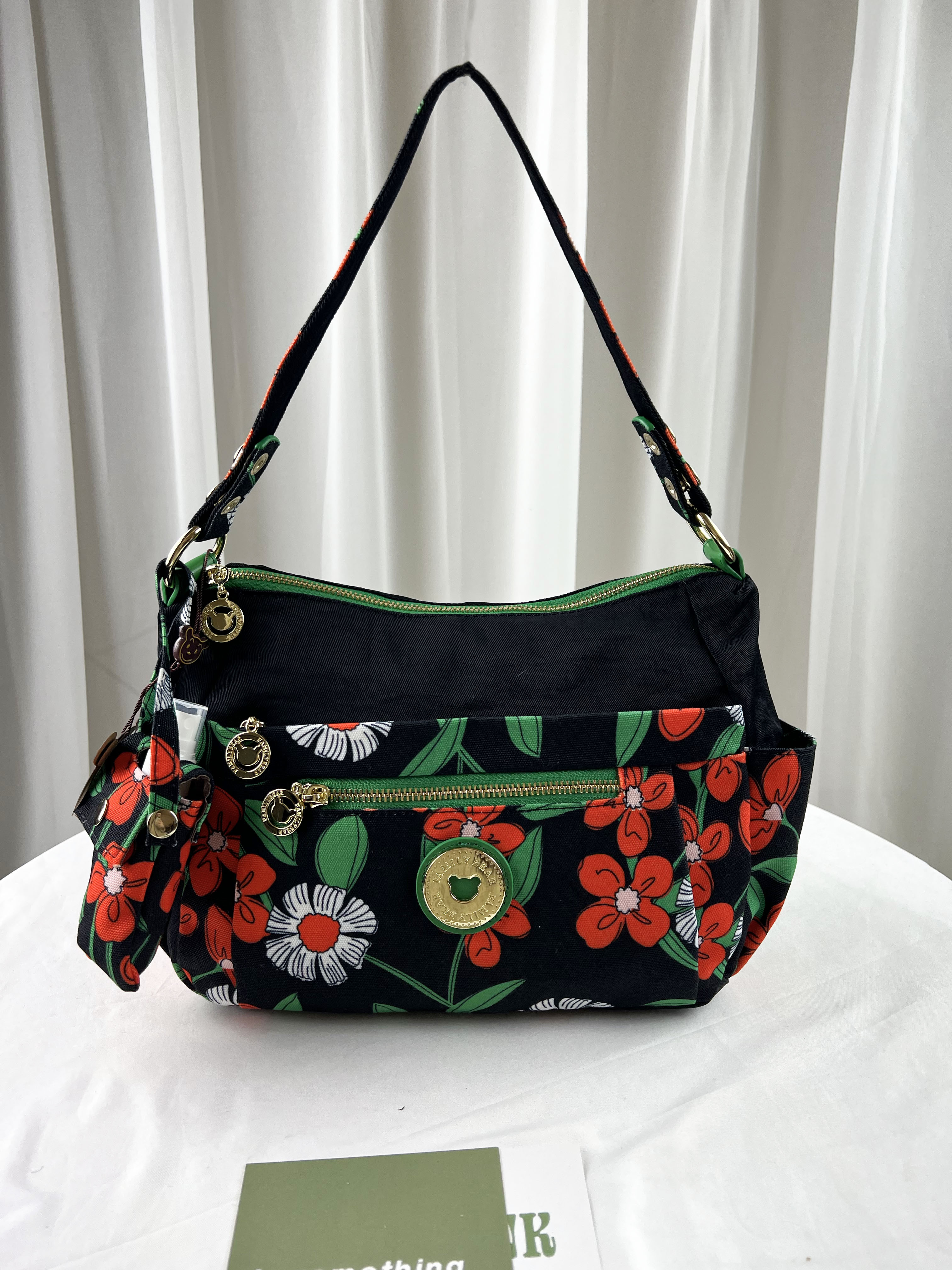 FamilyBear 黑橙花肩背包 / 側背包  附酒精保護套+酒精瓶  #6139