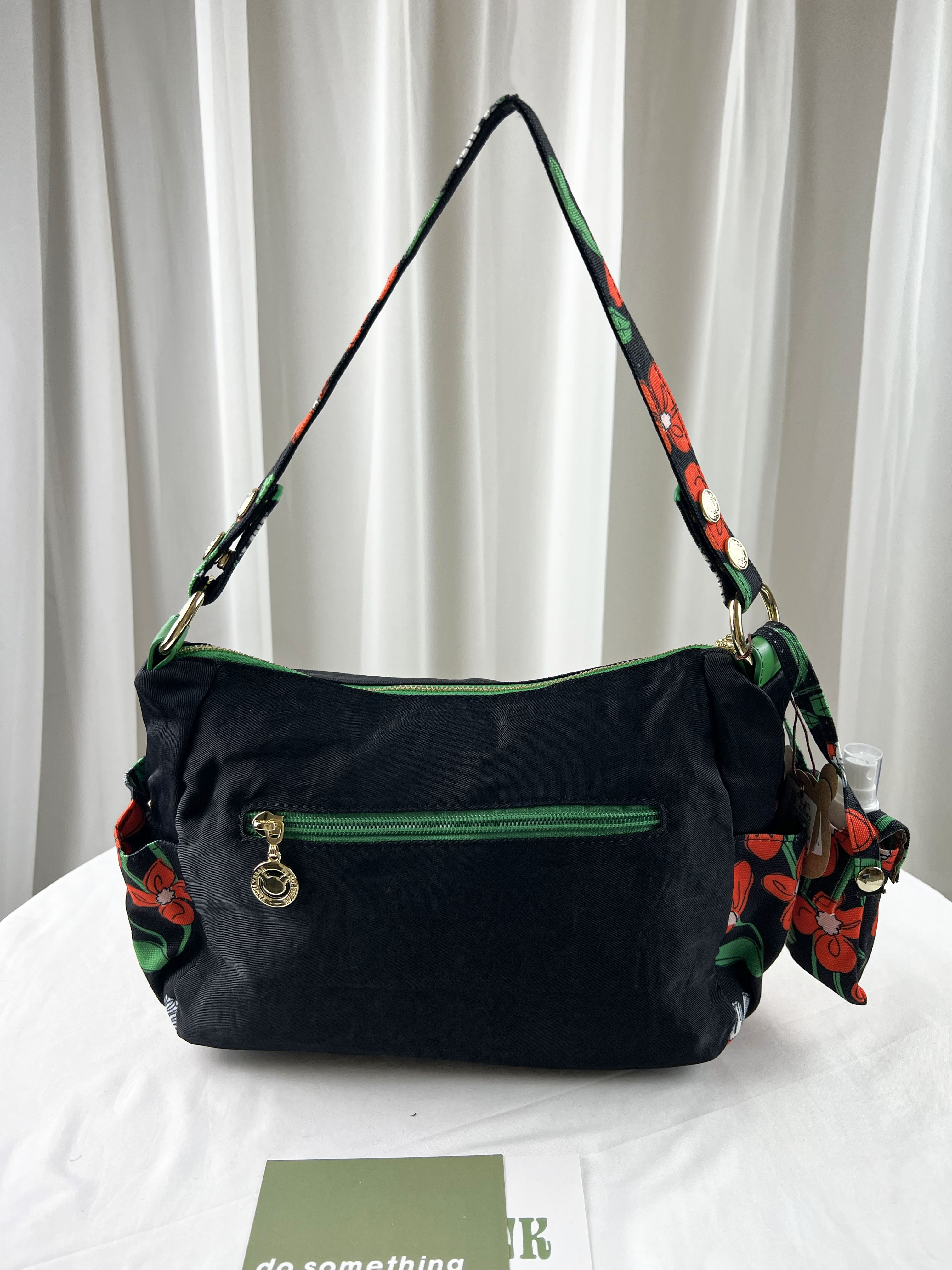 FamilyBear 黑橙花肩背包 / 側背包  附酒精保護套+酒精瓶  #6139