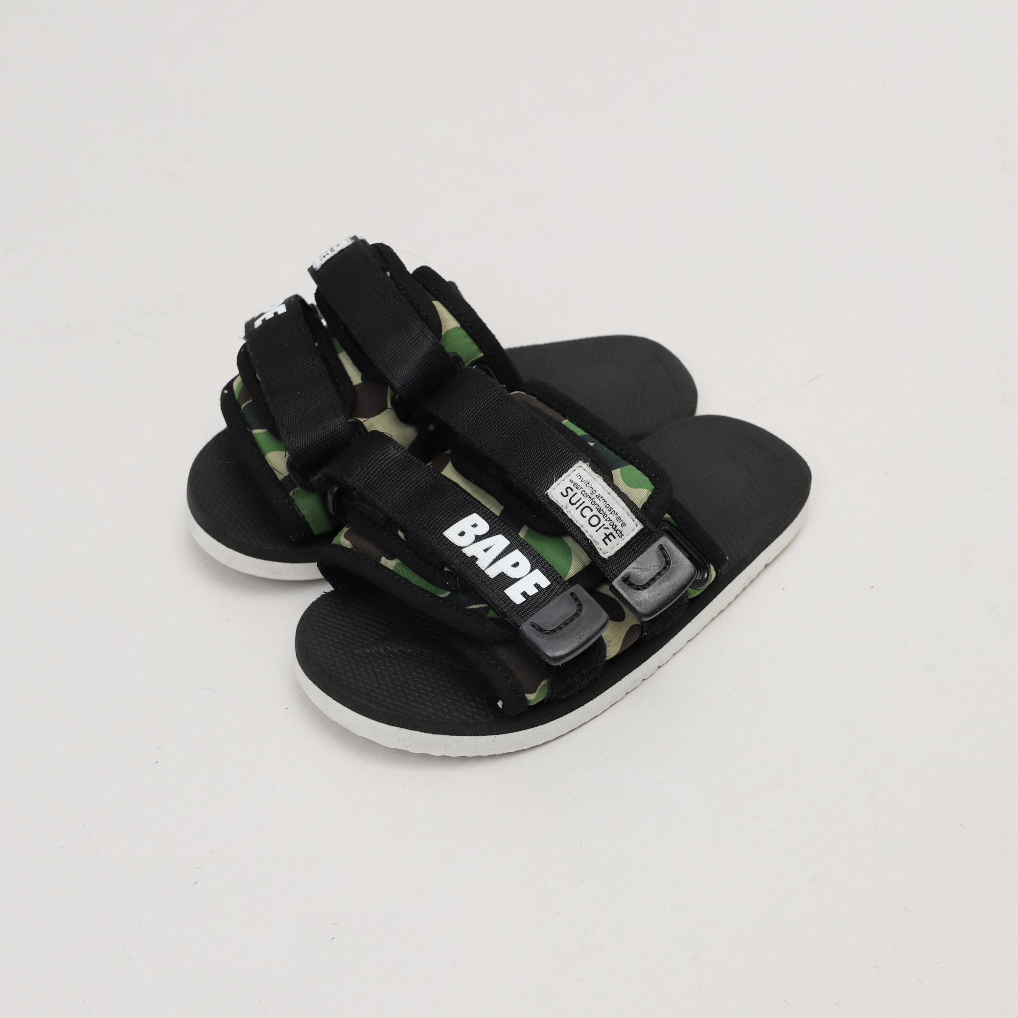 [出清商品售出無退換] 【二手USK11/18CM】SUICOKE X BAPE APE MOTO-2KIDSAPE2 童鞋 黑迷彩 抗菌鞋床 魔鬼氈 聯名涼鞋【SK20056KAPEBK】