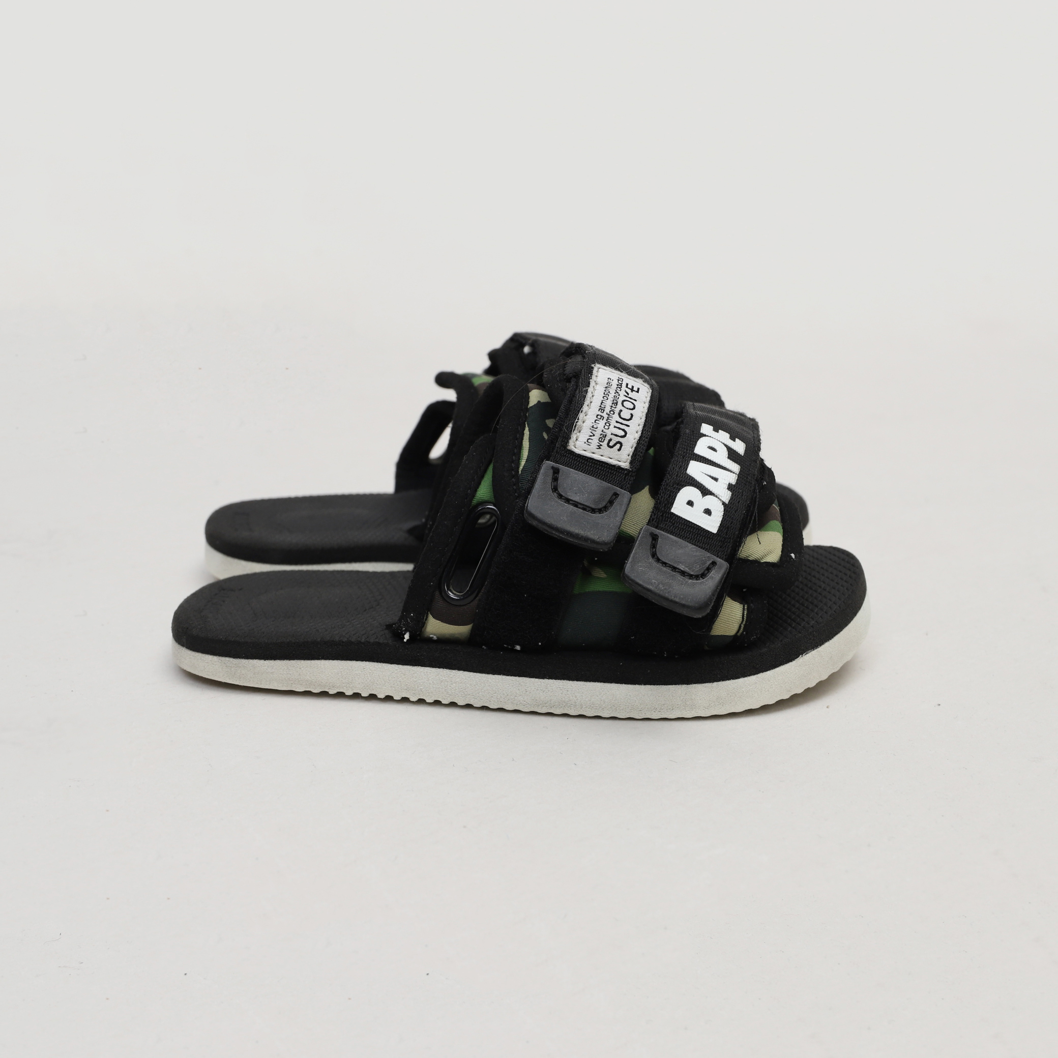 [出清商品售出無退換] 【二手USK11/18CM】SUICOKE X BAPE APE MOTO-2KIDSAPE2 童鞋 黑迷彩 抗菌鞋床 魔鬼氈 聯名涼鞋【SK20056KAPEBK】