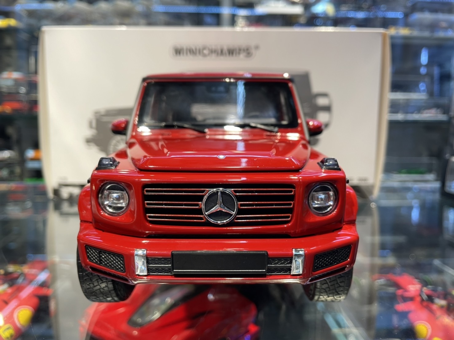 MINICHAMPS Mercedes-Benz G-Class G500 W463 Red 1/18 MINICHAMPS Mercedes-Benz G-Class G500 W463 Red 1/18