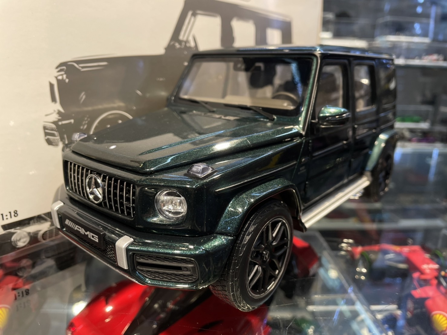 MINICHAMPS Mercedes-AMG G63 2018 Green Metallic 1/18