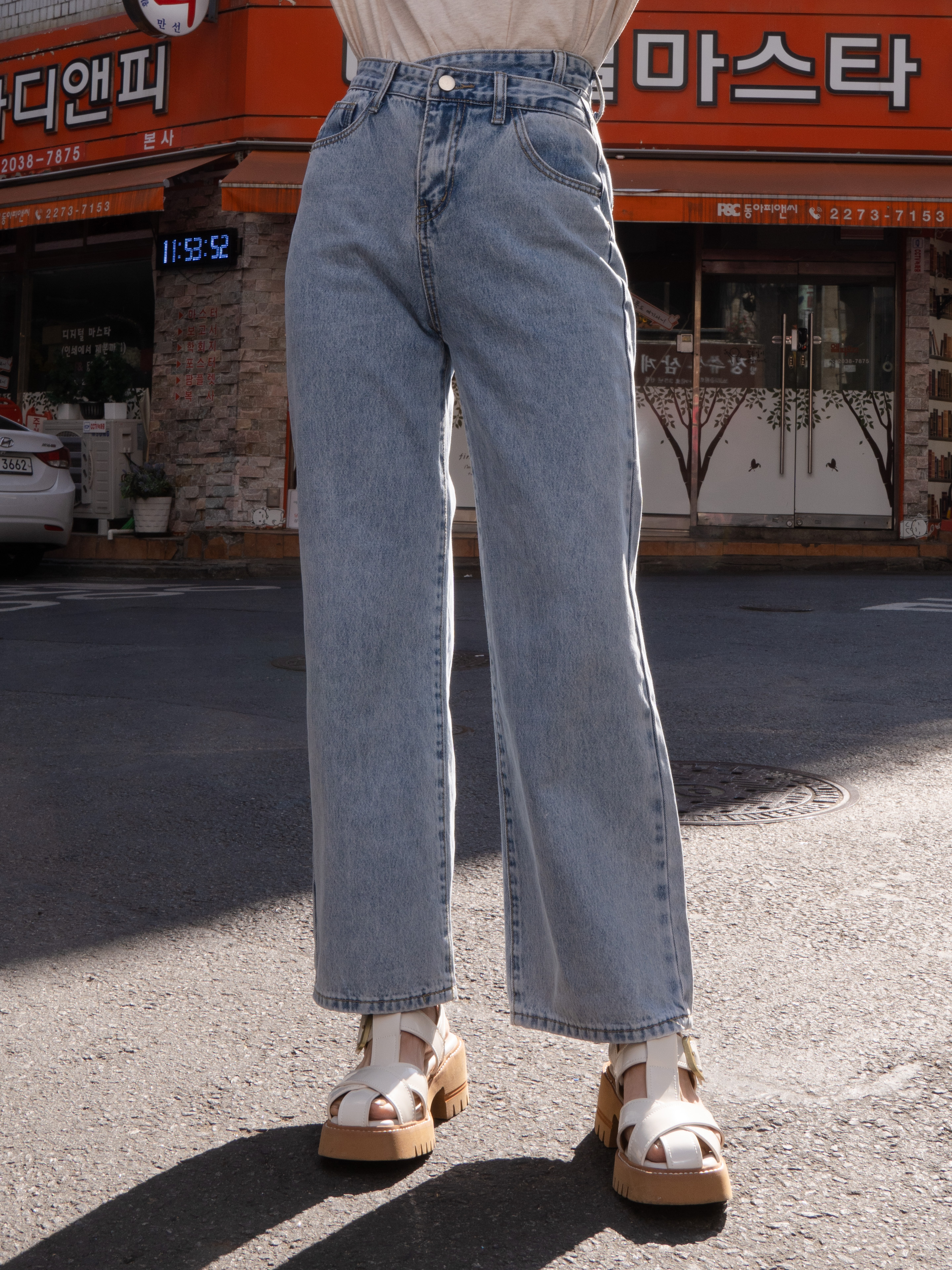 交叉腰扣直腳牛仔褲 (現貨款式）