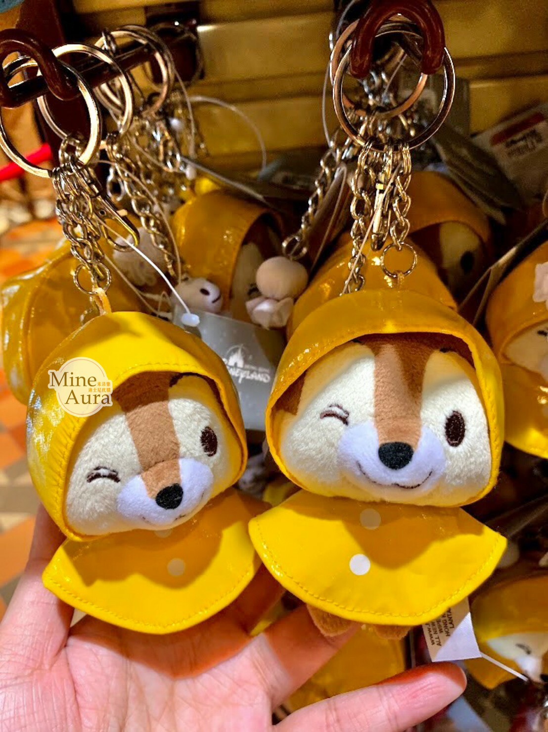 雨衣裝 黑鼻 奇奇 Chip 眨眼 笑臉 笑顏 絨毛 鑰匙圈 吊飾 奇奇蒂蒂 Chip 'n Dale -香港迪士尼樂園