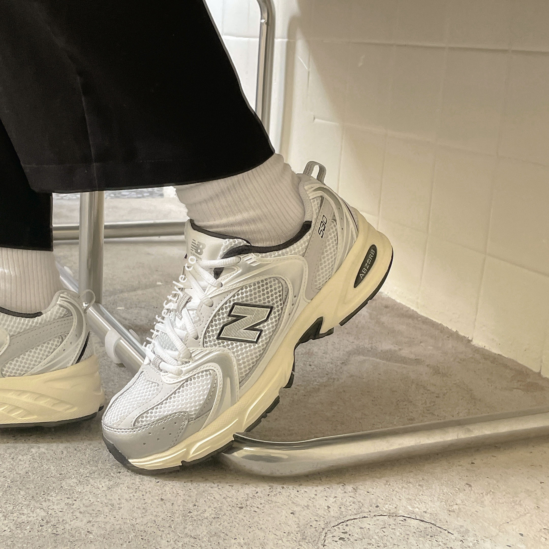 NEW BALANCE 530 NB 奶油底 銀黑 黑框 復古 MR530TA / 預購