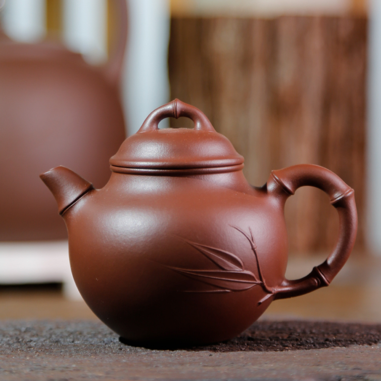 【君清】-- 靈動而饒有意趣，泡茶褒香，養成後高貴迷人。