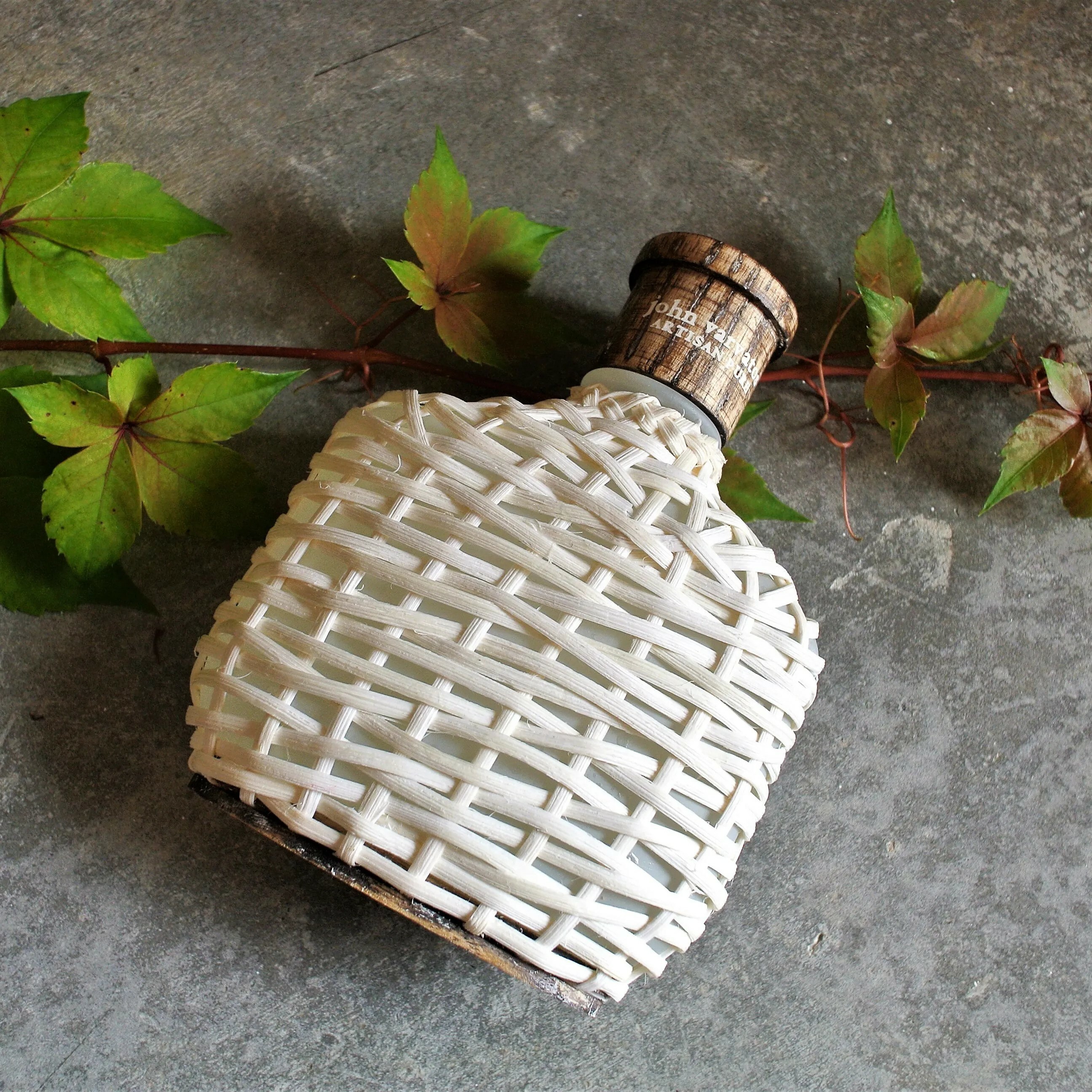 John Varvatos 約翰瓦維托斯 純白工匠男士淡香水 125ml (Barcode：719346646550)