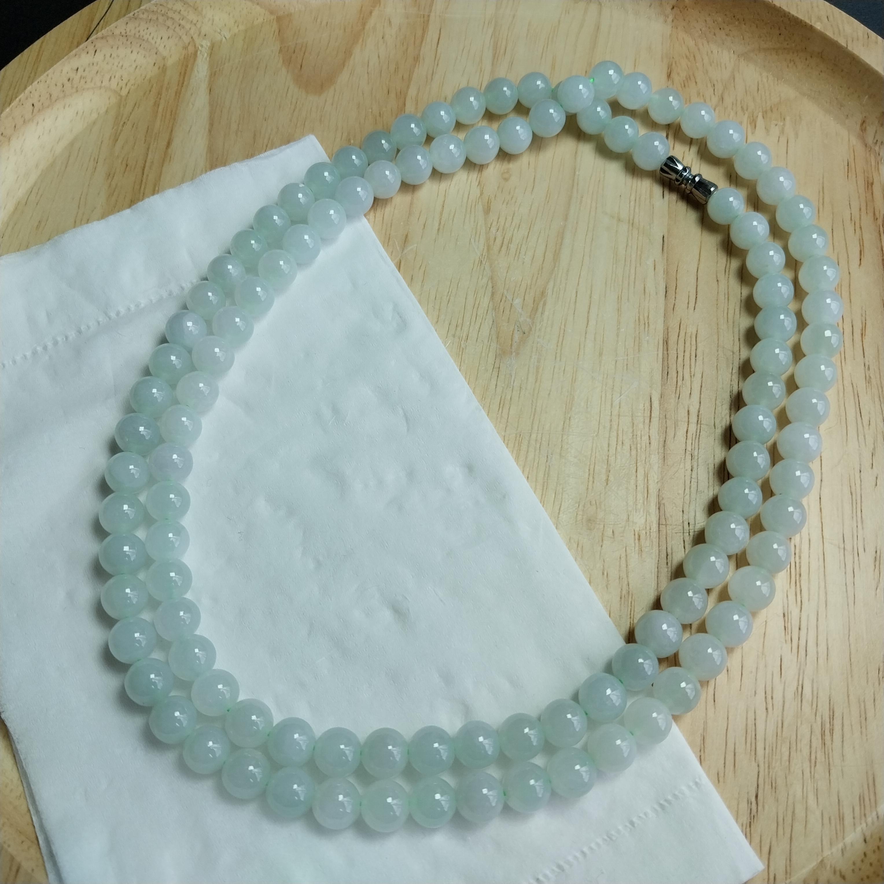 J703 冰淺綠翡翠玉珠項鍊 (7.8mm直徑)