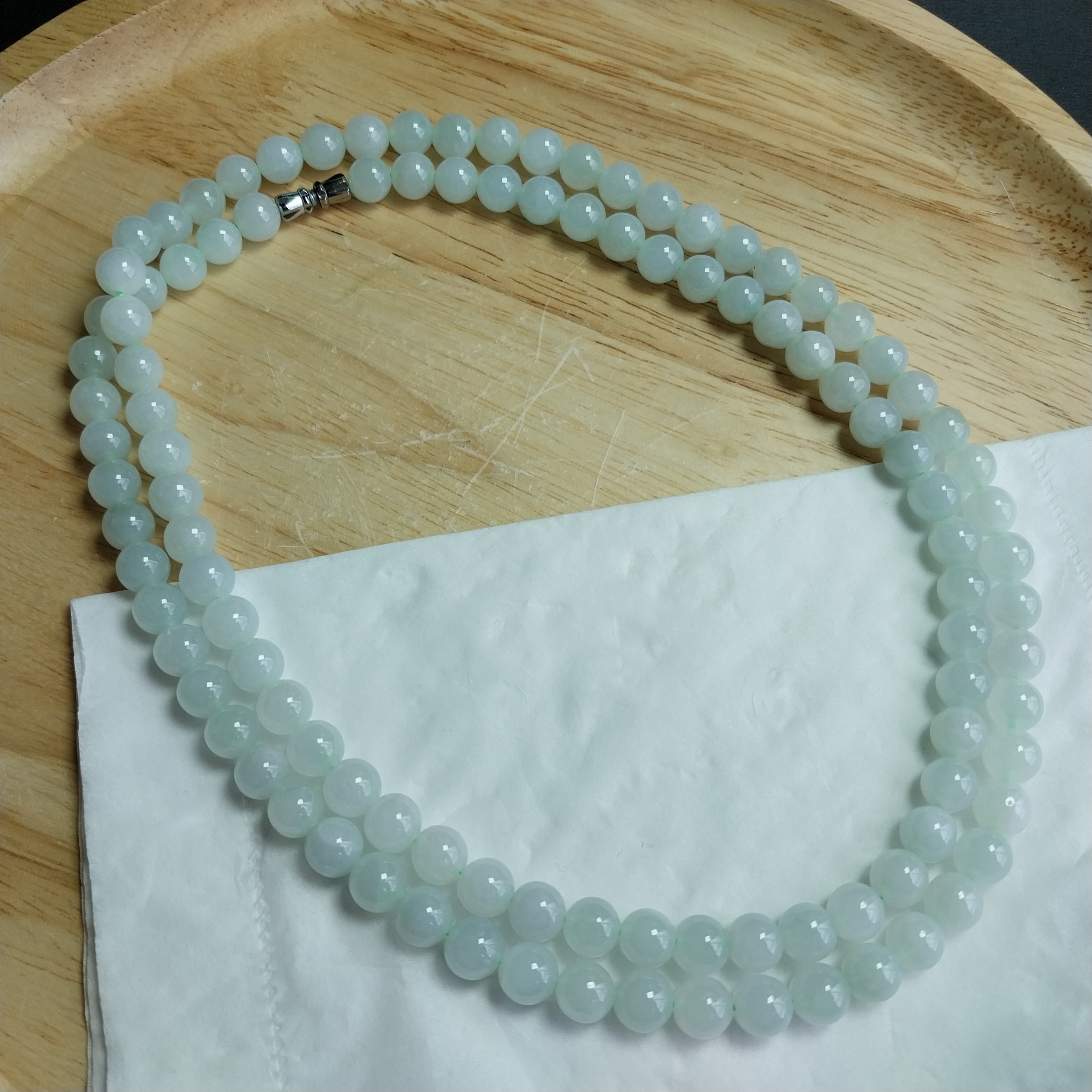 J703 冰淺綠翡翠玉珠項鍊 (7.8mm直徑)