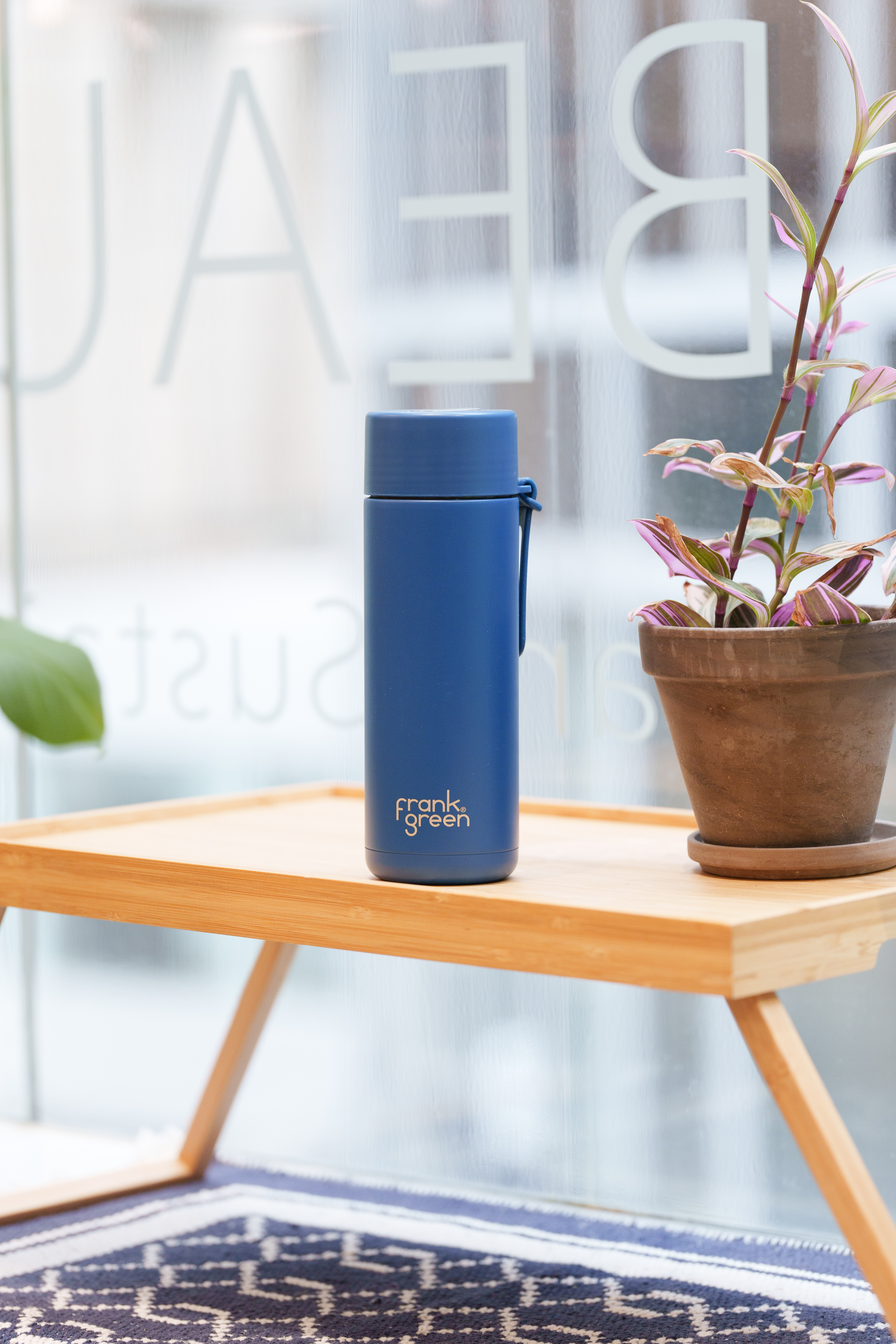 Deep Ocean Ceramic Reusable Bottle - 20oz / 595ml | FRANK GREEN