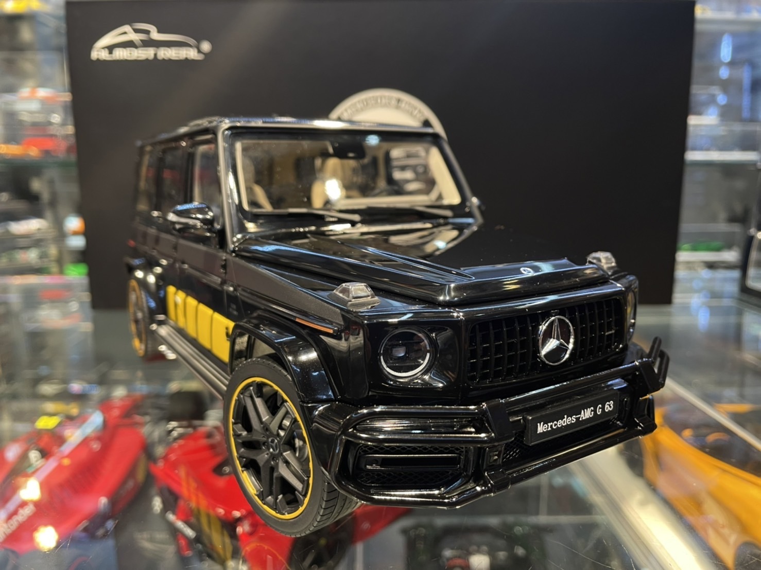 Almost Real Mercedes-AMG G63 Cigarette Edition 1/18