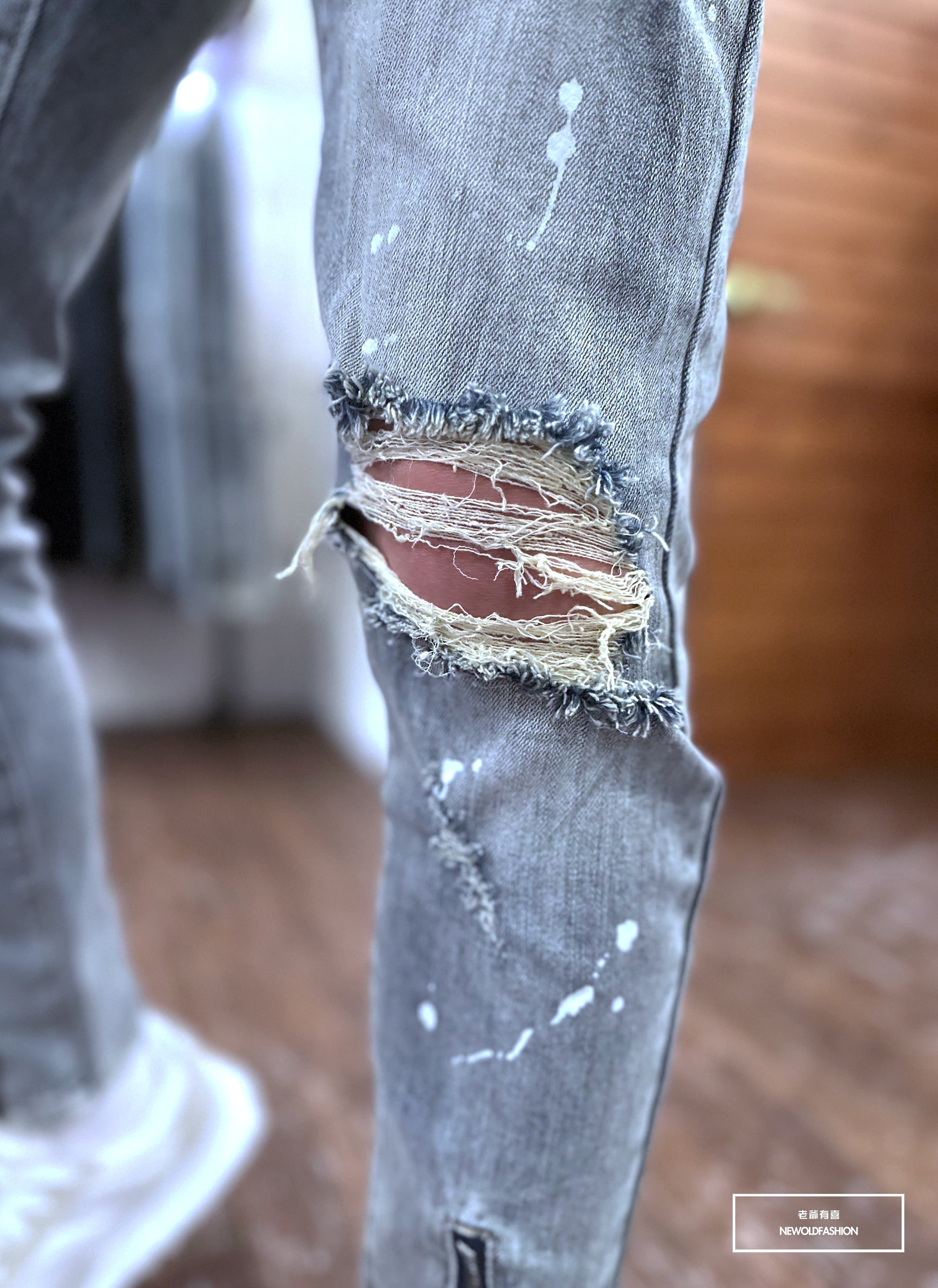 潑漆破壞拉鍊造型！