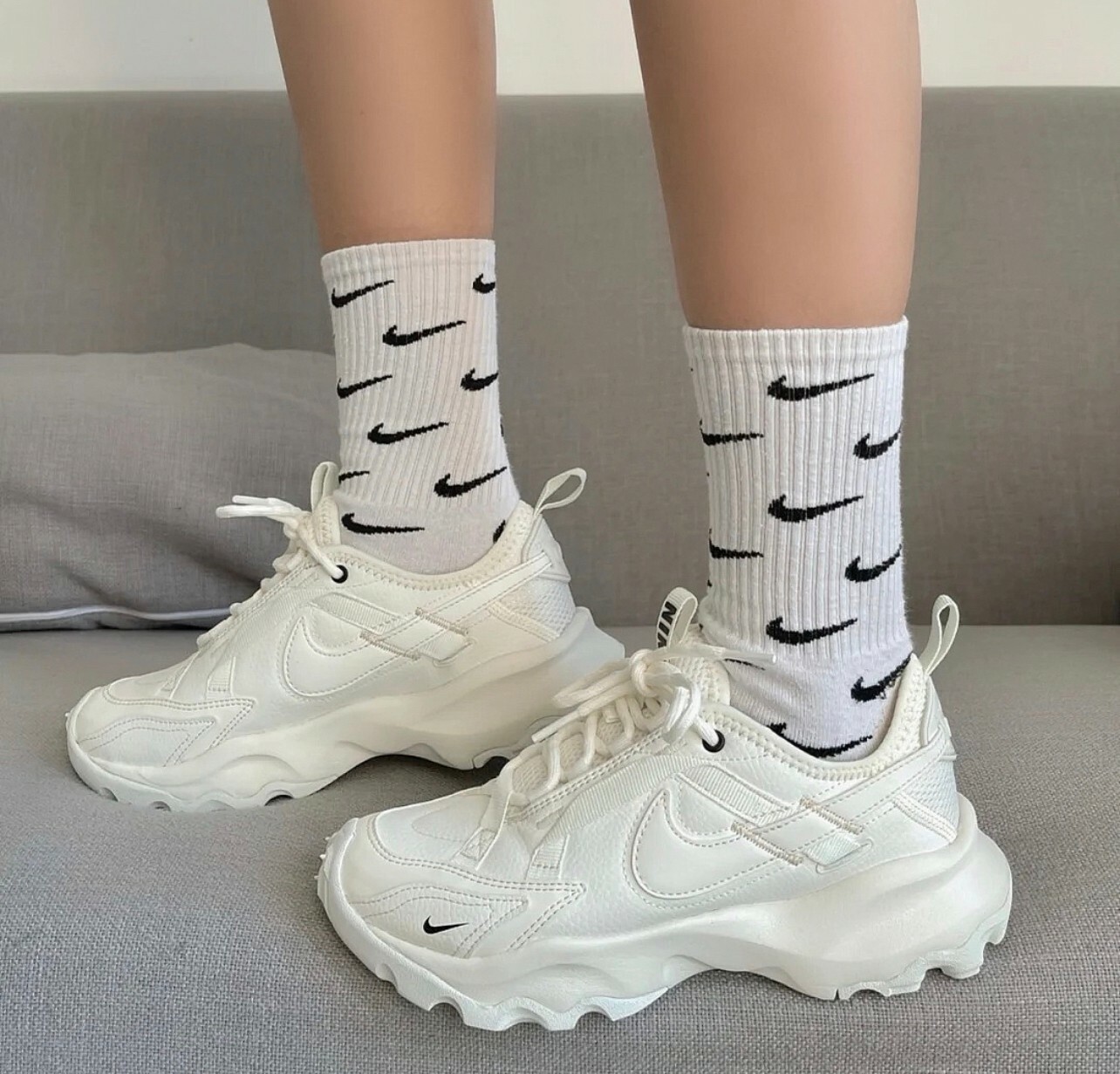 NIKE TC7900 網美必備 現貨不等人 白