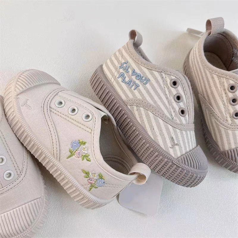 日本清新質感刺繡懶人鞋