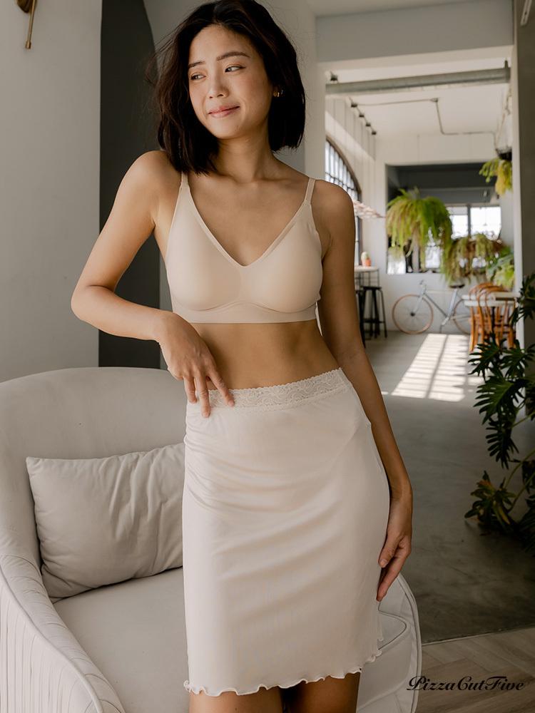 [SALE]蕾絲包臀荷葉邊蠶絲內搭裙/襯裙/抗菌/透氣/親膚/涼感 PizzaCutFive PCF222493009