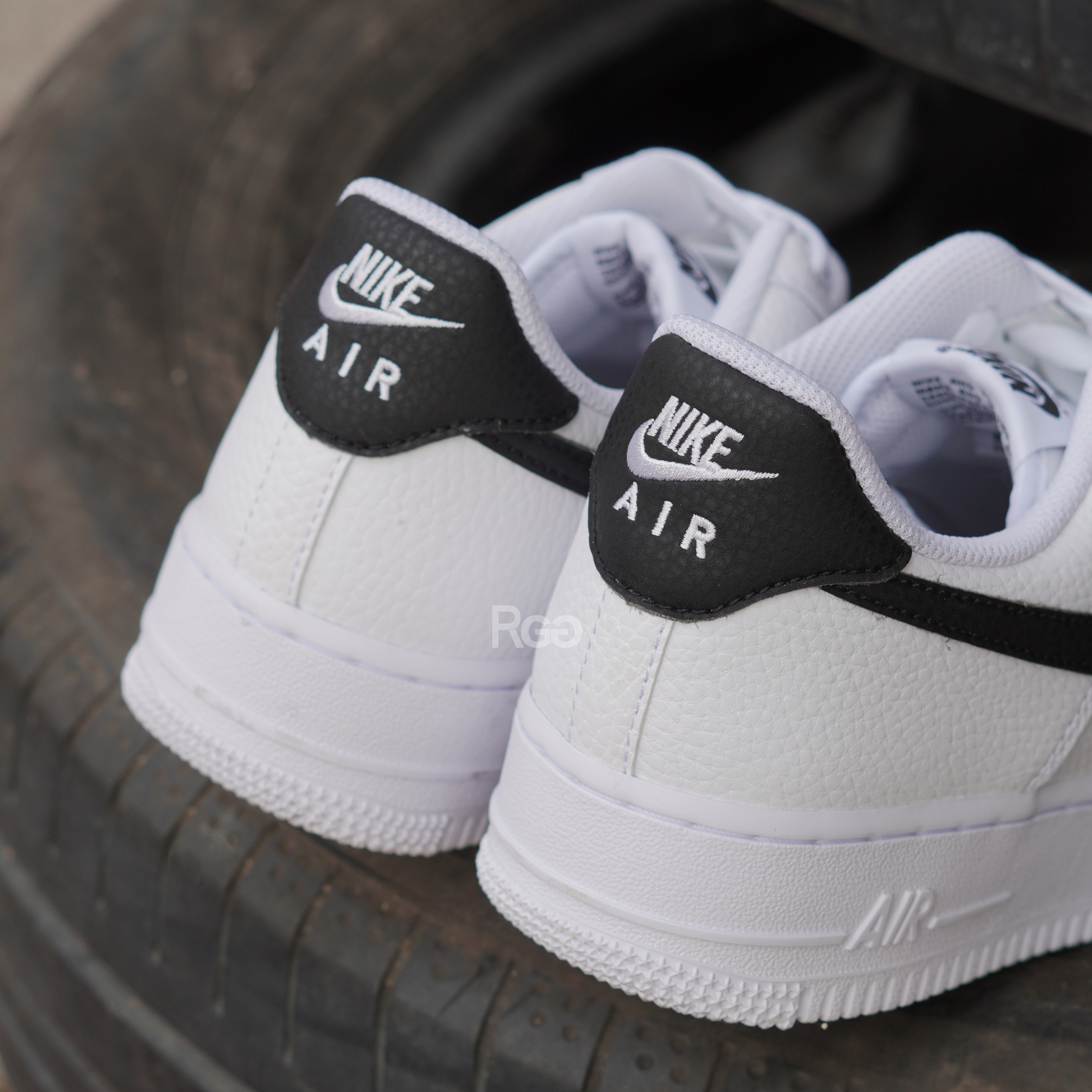 Nike Air Force 1 '07 全白黑勾(CT2302-100)